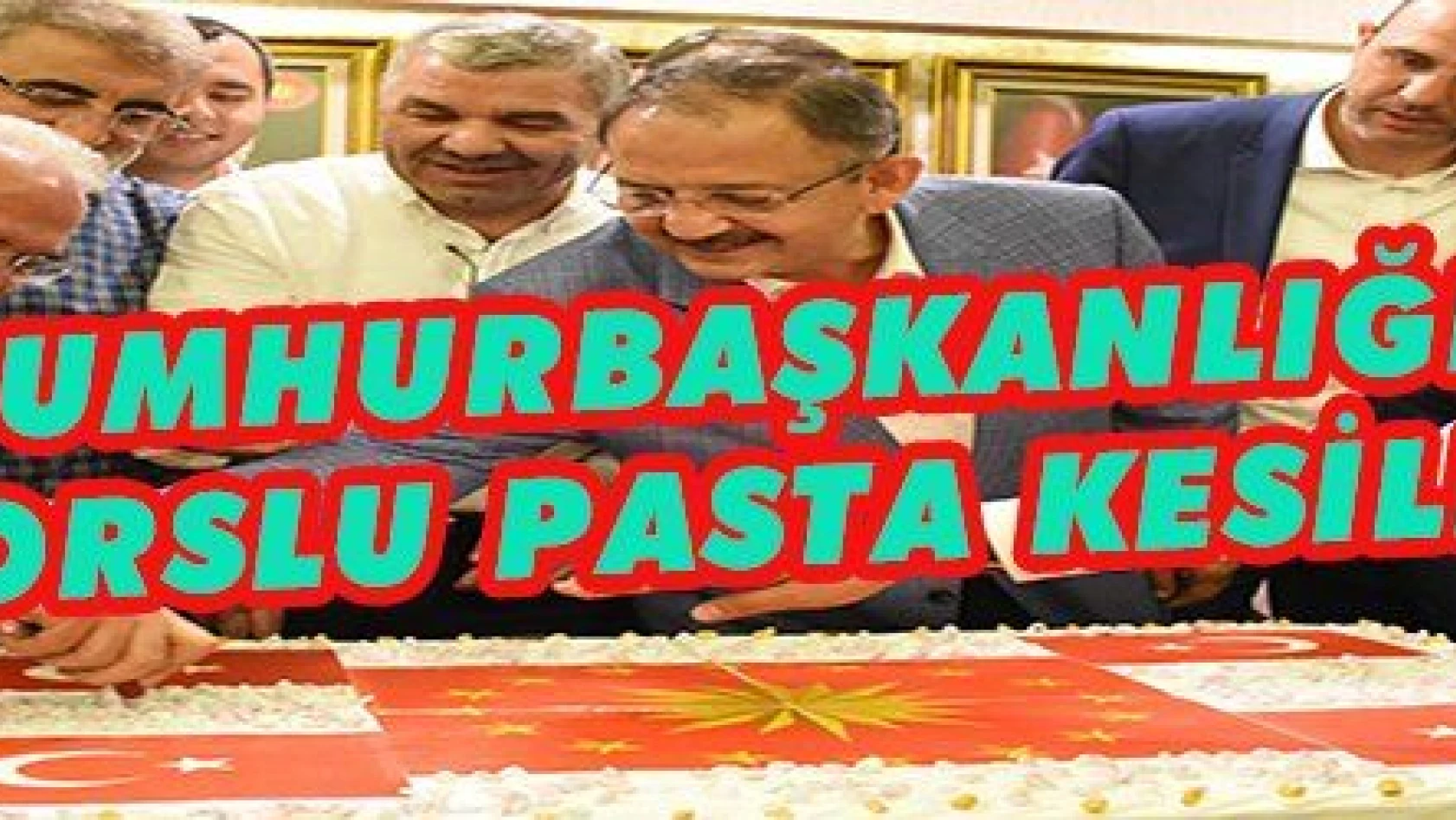 Kayseri'de AK Parti'den Cumhurbaşkanlığı forslu pastayla kutlama