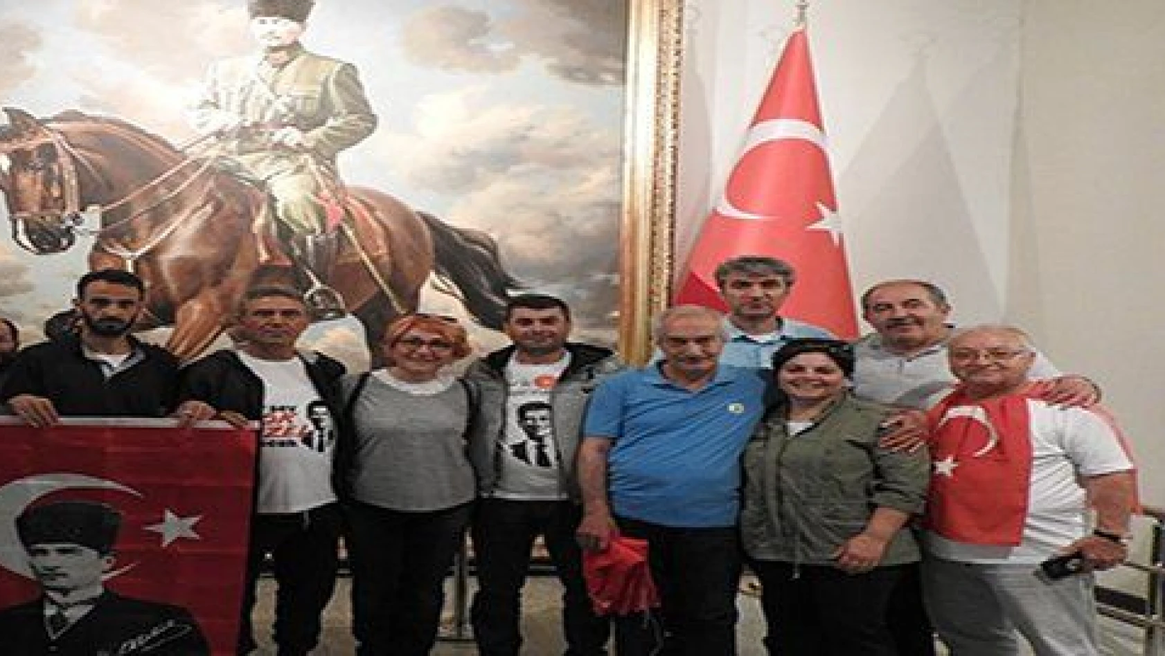 Karaoğlu, 'Anıtkabir'de 3. İmza Platformu-Kayseri Tuzla'da ilgiyle karşılandı'
