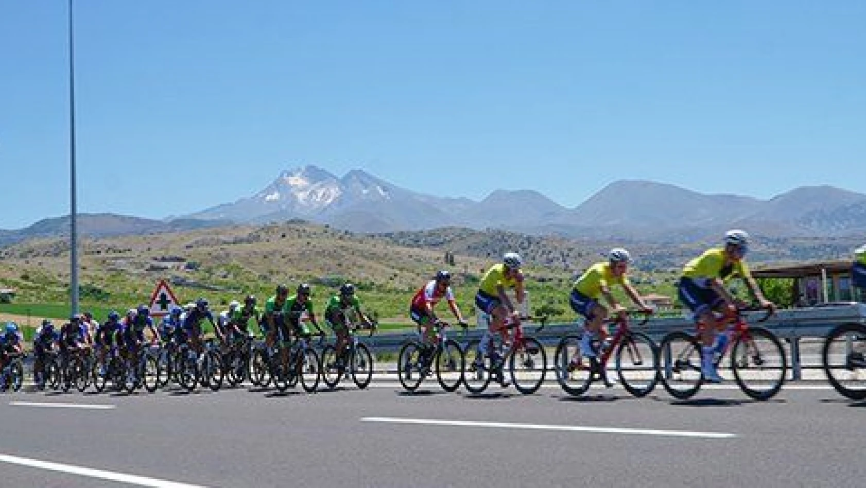 Uluslararası Bisiklet Yarışları'nda pedal sesleri Kayseri Erciyes'te yankılandı