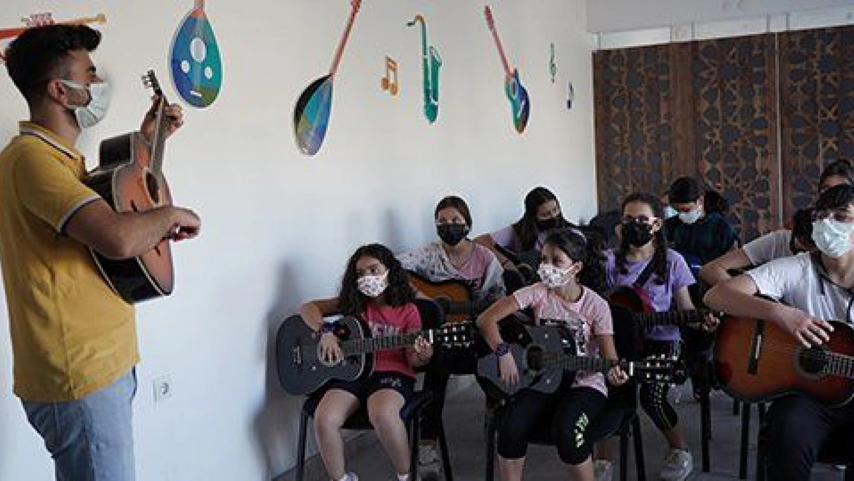 Talas Müzik Okulu genç yetenekleri keşfediyor