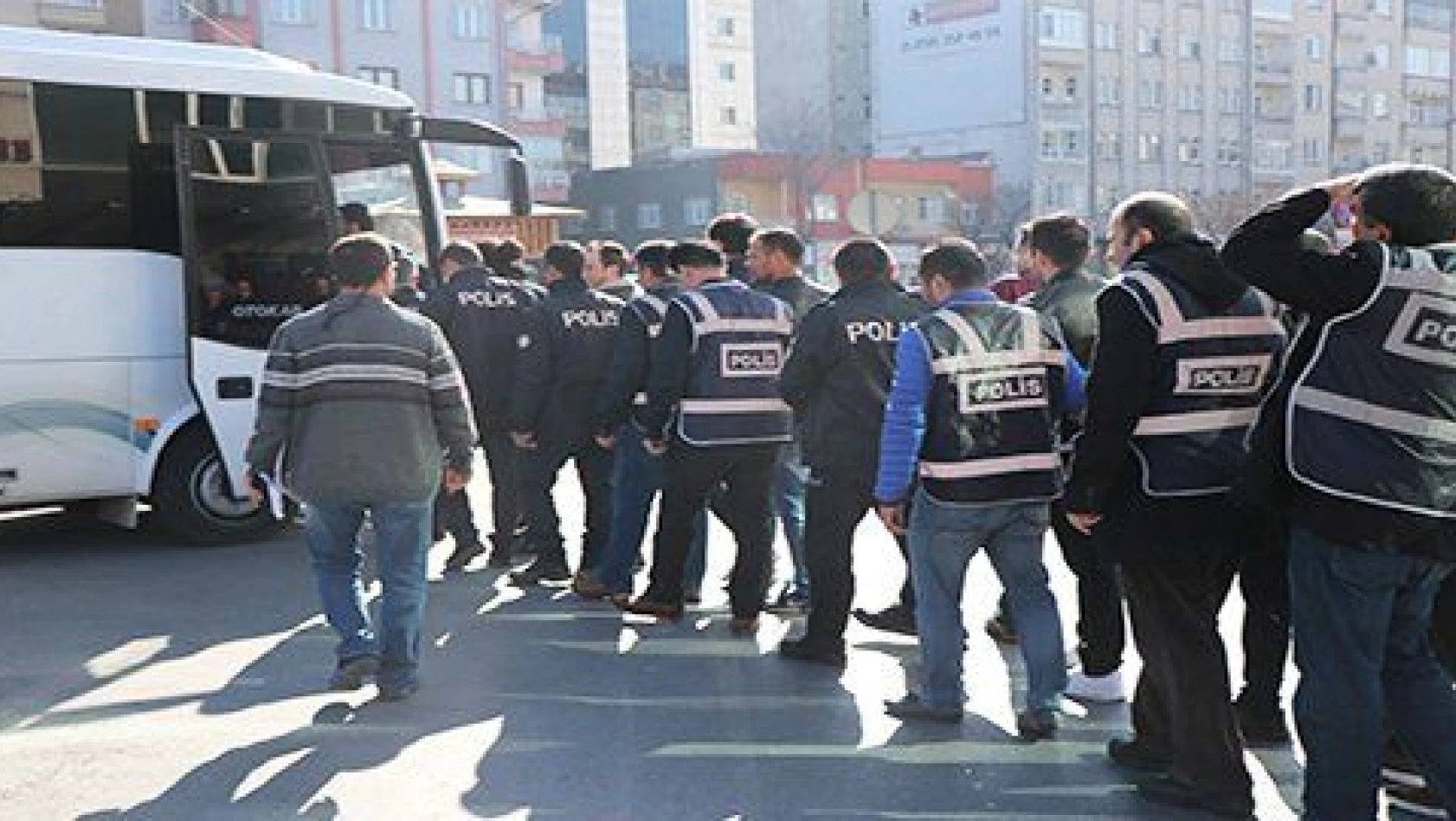 FETÖ'nün askeri mahrem yapılanmasında 9 tutuklama 