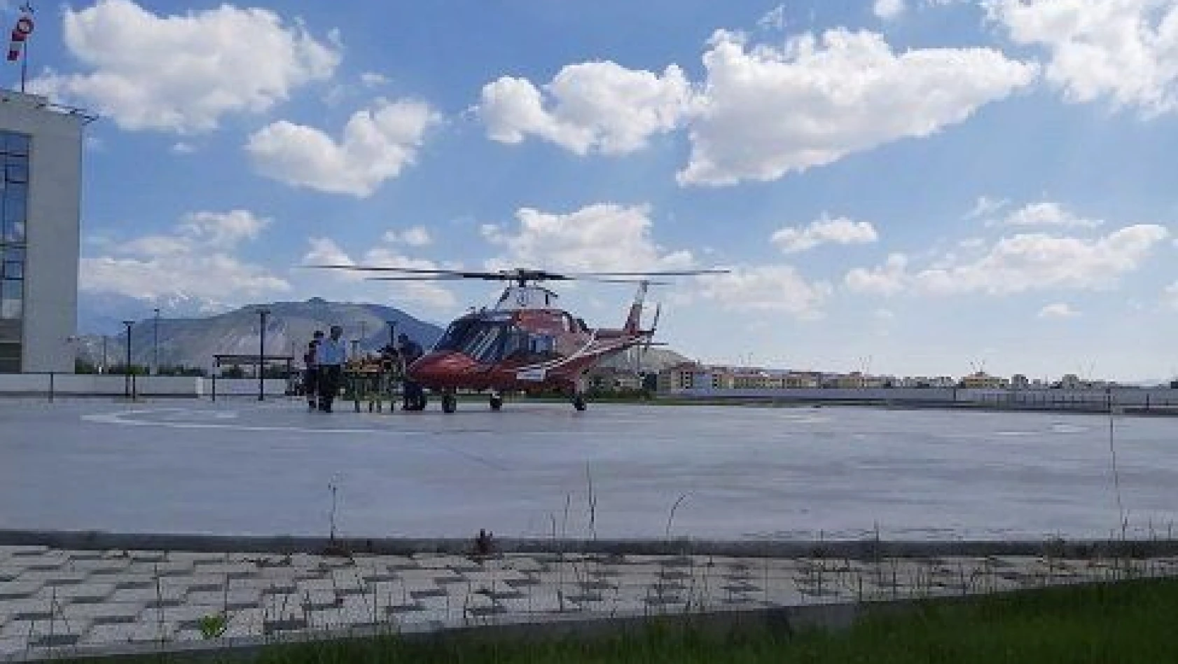 Kayseri'de ambulans helikopter 2 hasta için havalandı