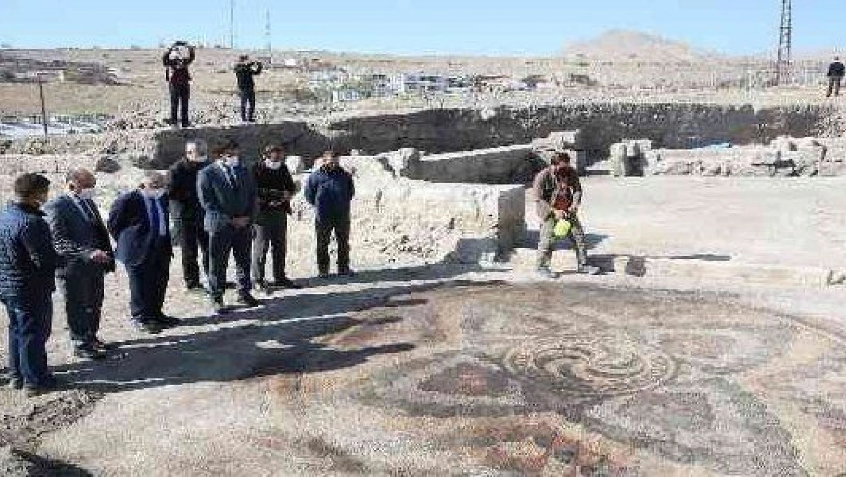 Kayseri'de İç Anadolu'nun en büyük mozaik yapısına ulaşıldı