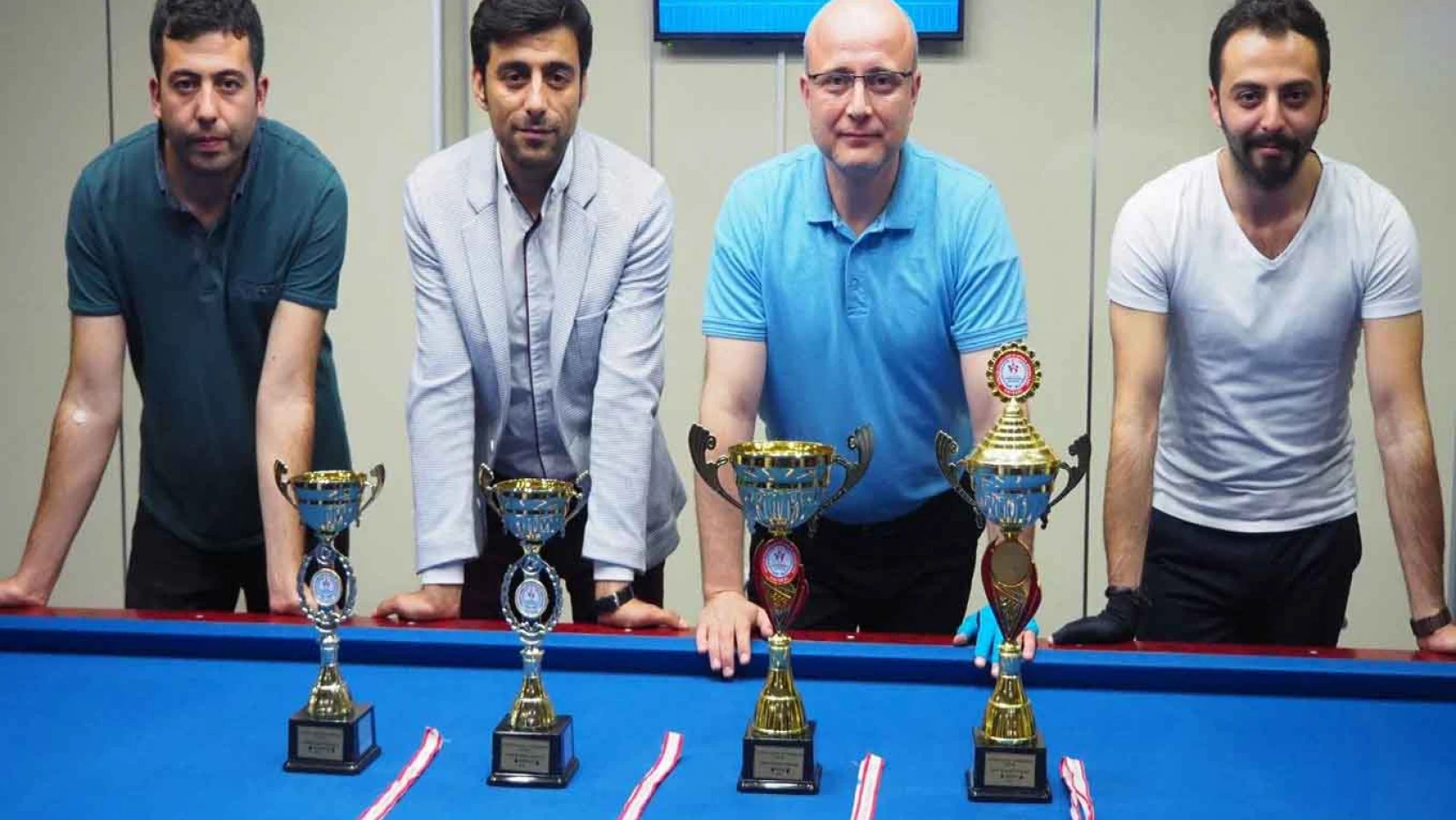 23 Nisan Ulusal Egemenlik Kupası 3 Bant Bilardo Turnuvası Tamamlandı 