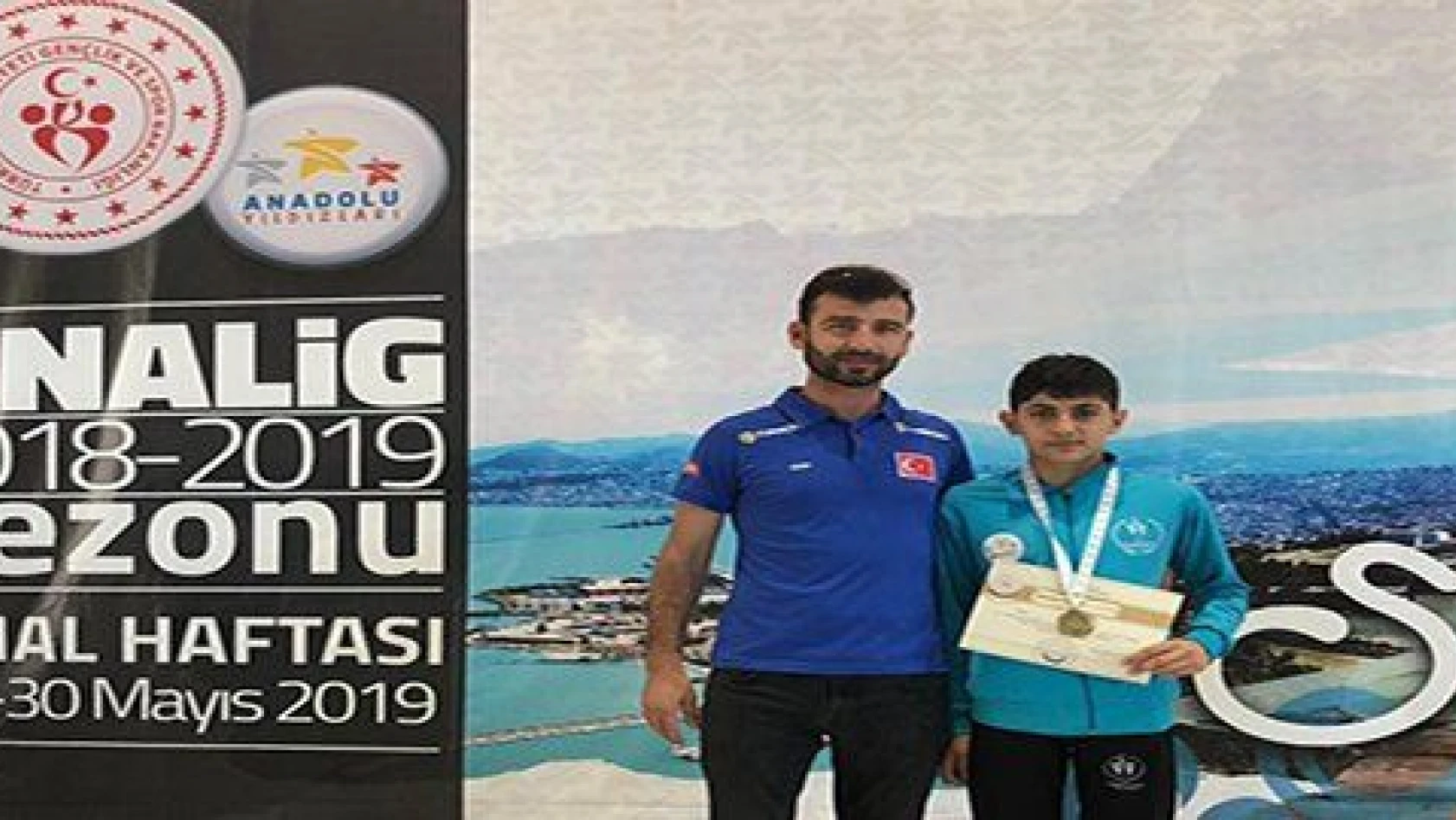 Türkiye yüzme şampiyonasında Kayseri'den üçüncülük