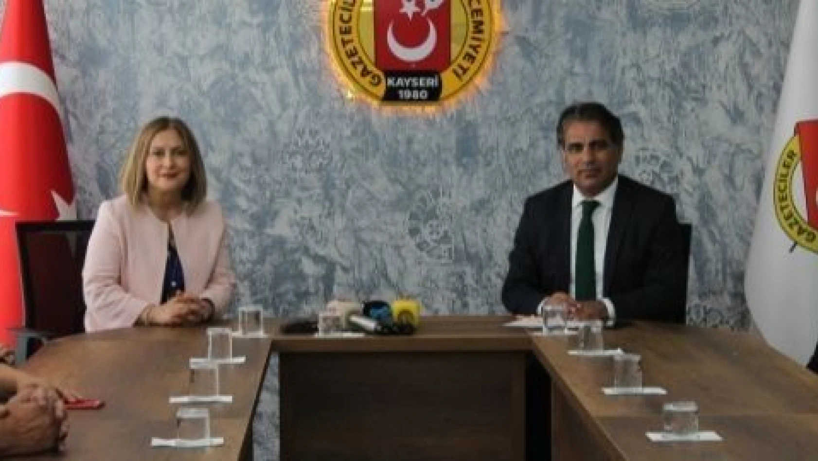 AK Parti Kayseri Kadın Kolları Başkanı Timuçin'den KGC'ye ziyaret