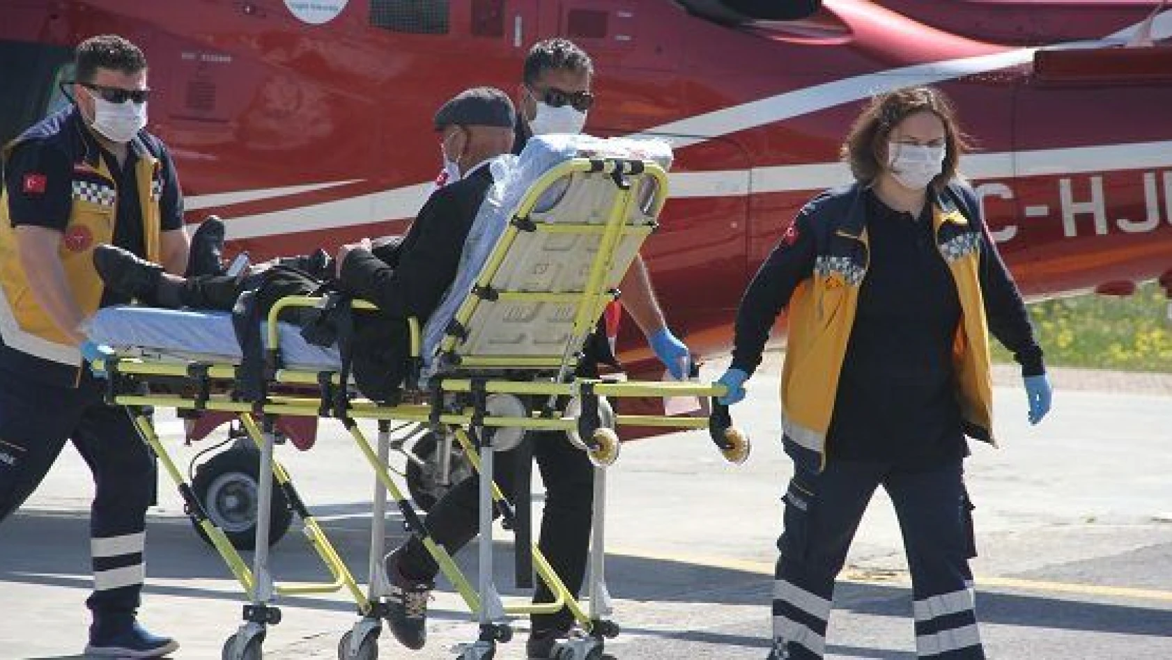 Böbrek büyümesi rahatsızlığı olan kişi ambulans helikopterle Kayseri'ye getirildi