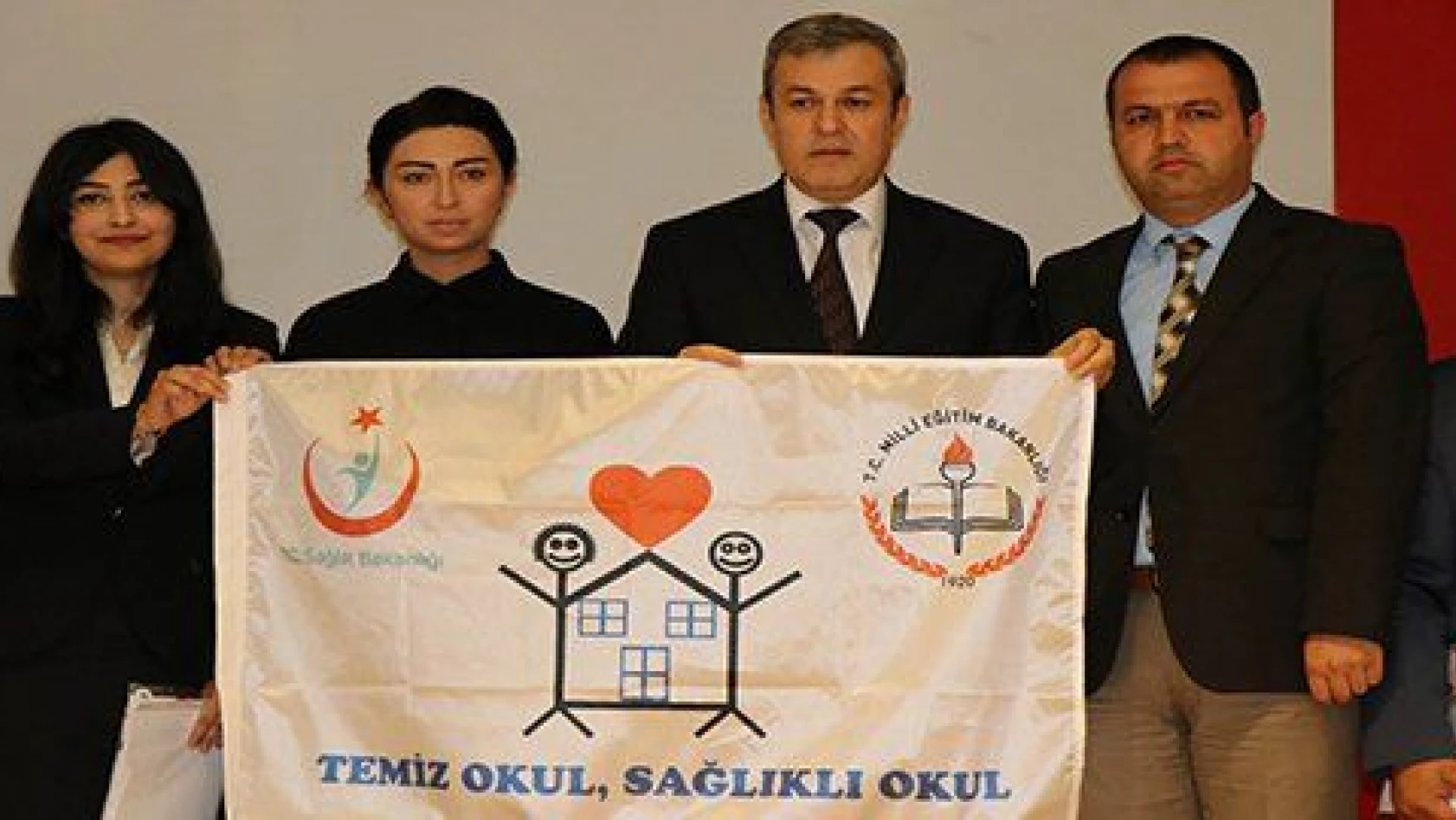 Kayseri'de 369 okulda 'Beyaz bayrak' dalgalanıyor