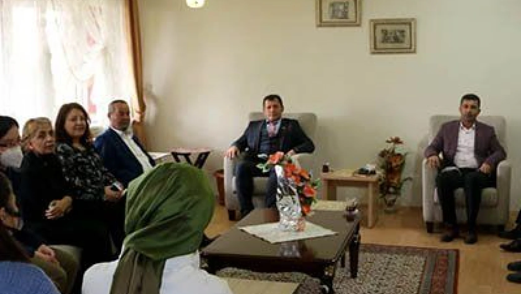 Ali İhsan Kabakcı yurtları ziyaret etti