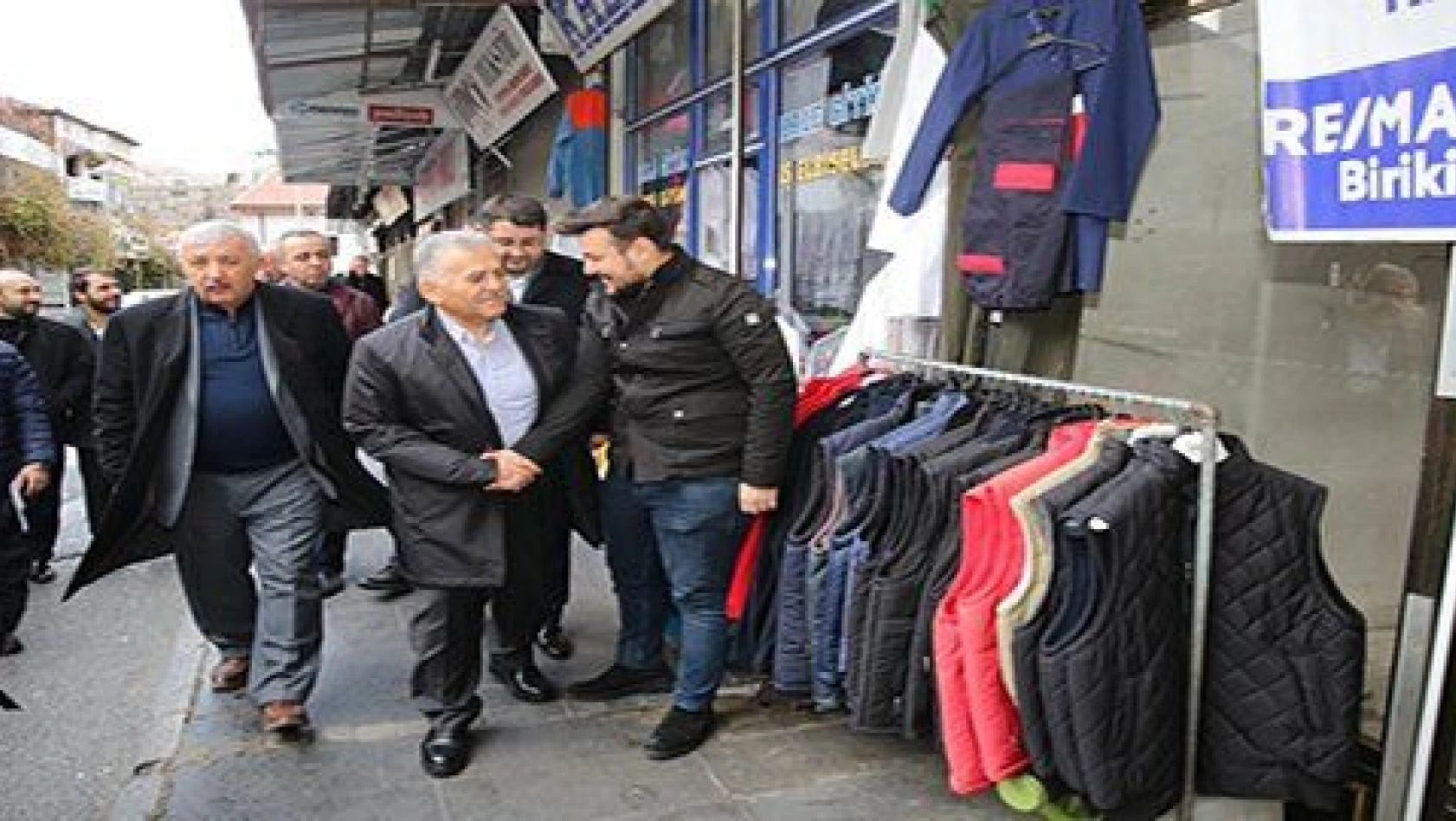 Başkan Büyükkılıç, 'Esnaf ve ticaret merkezi Kayseri'nin vazgeçilmez özelliğidir' 