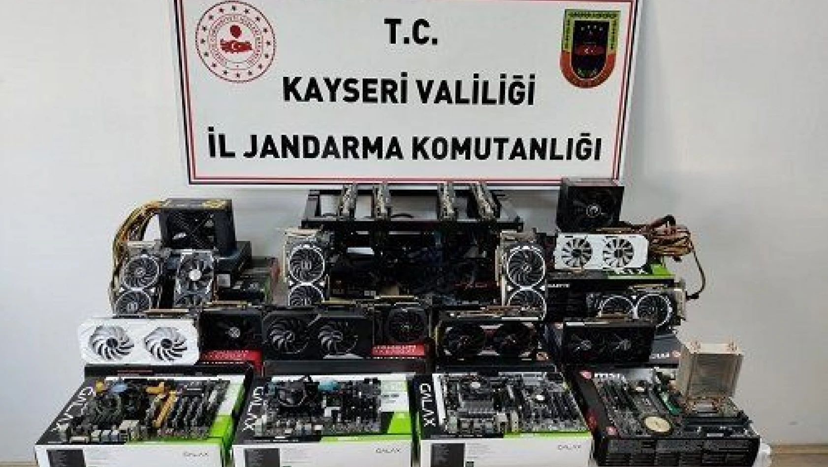 Kayseri'de kaçak kripto para üretimi yapan 2 kişi yakalandı