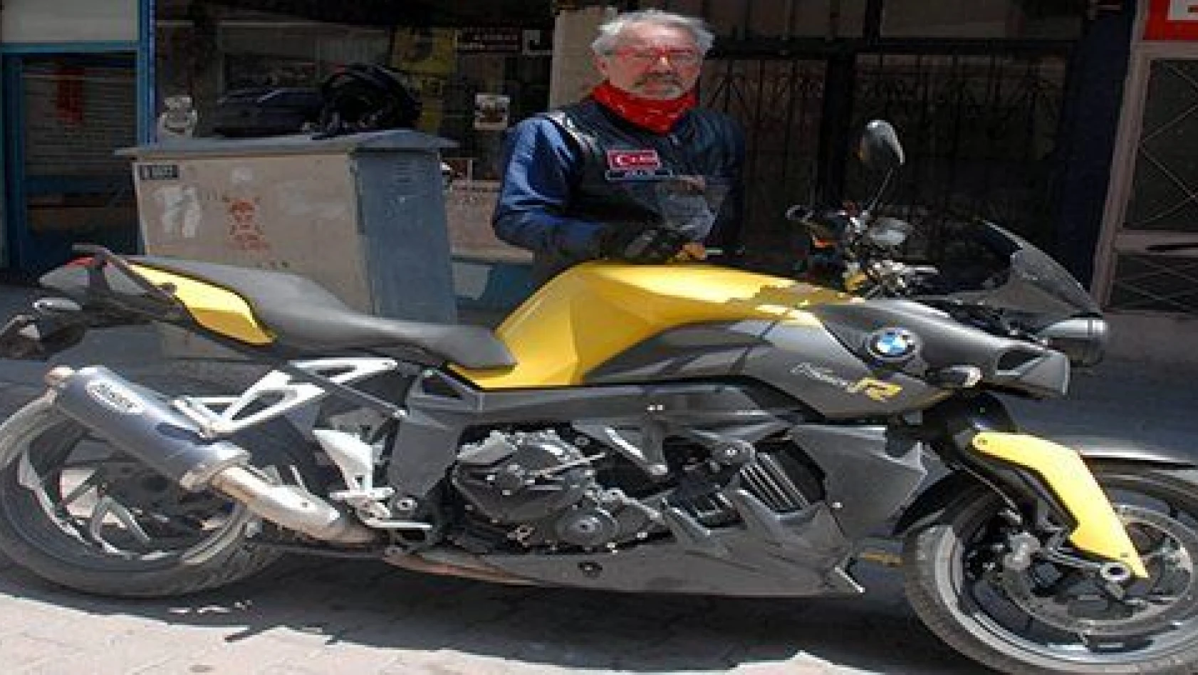 Kayserili gurbetçi motosiklet üzerinde 10 bin kilometre yol yaptı