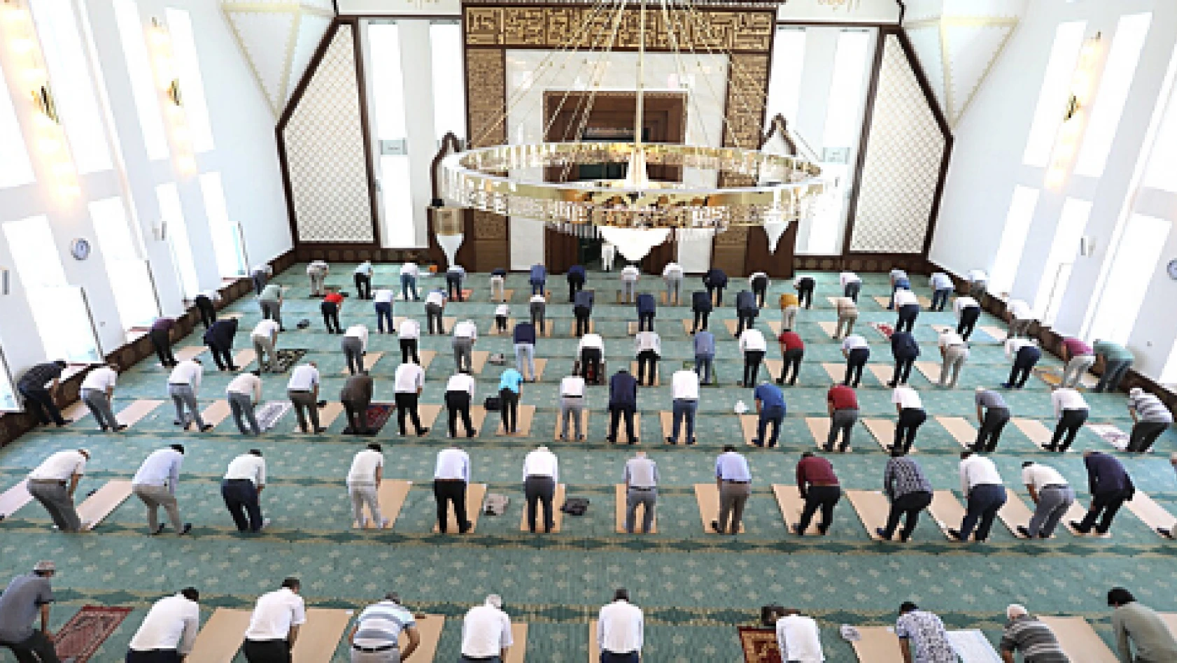 Cavit Yurttaş Camii dualarla açıldı
