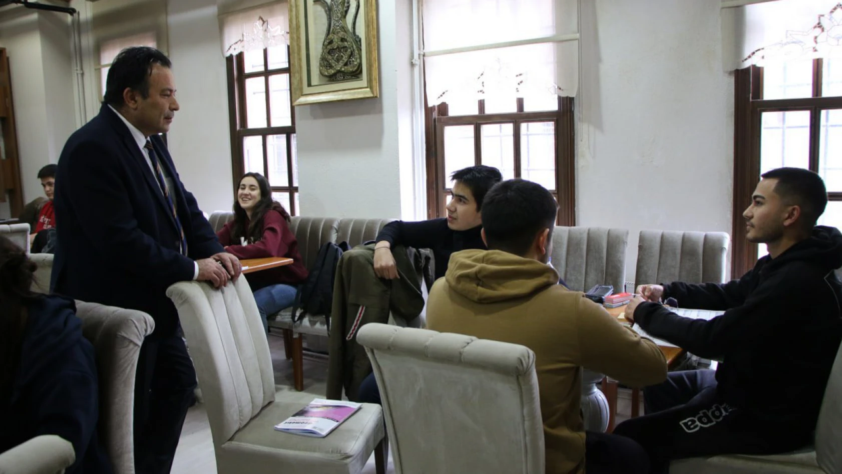 Kayseri İl Milli Eğitim Müdürü Talas Gençlik Merkezi'ni Ziyaret Etti