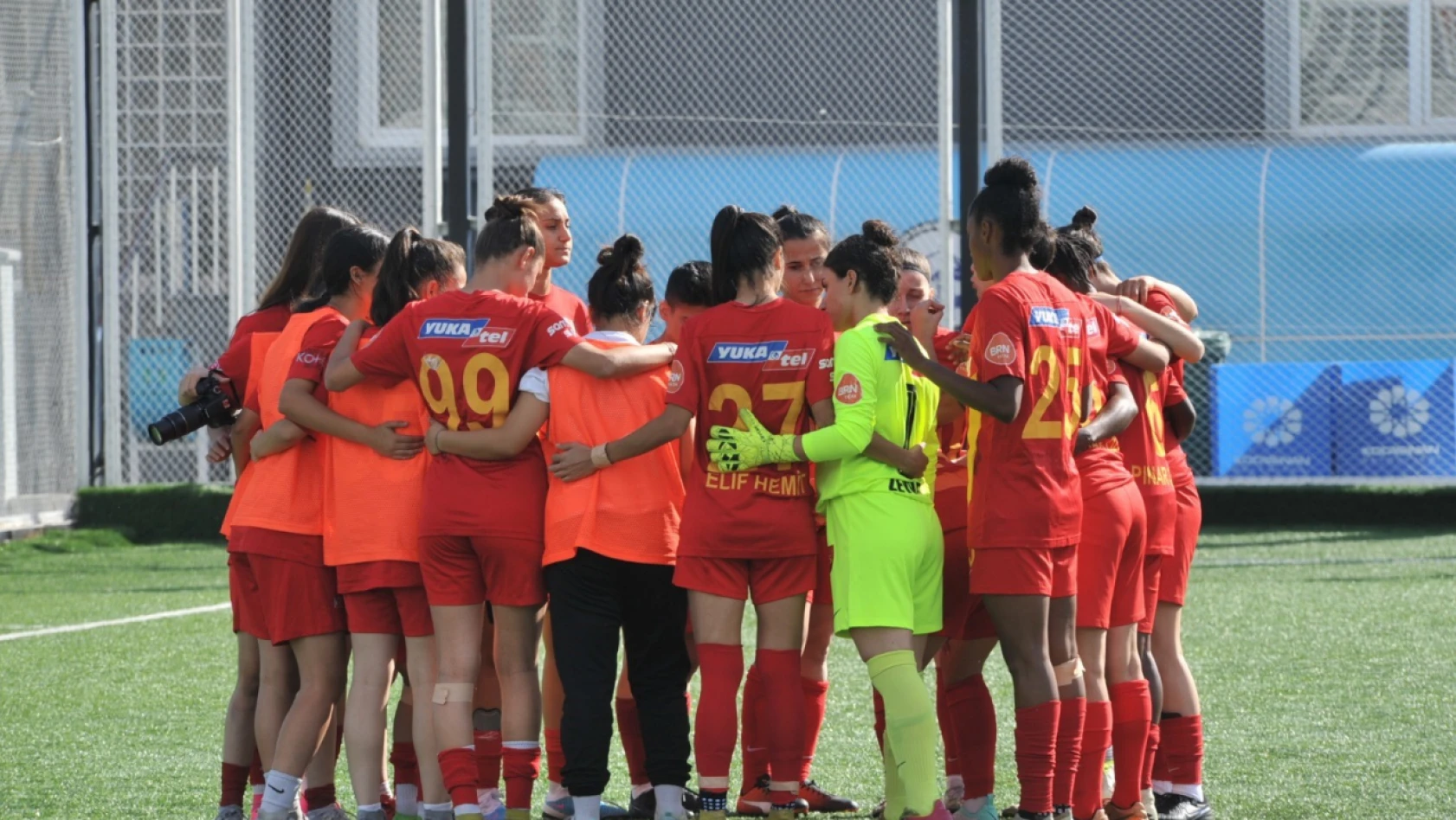 Kayseri Kadın FK, Bornova Hitabspor'u Zirve İçin Ağırlıyor