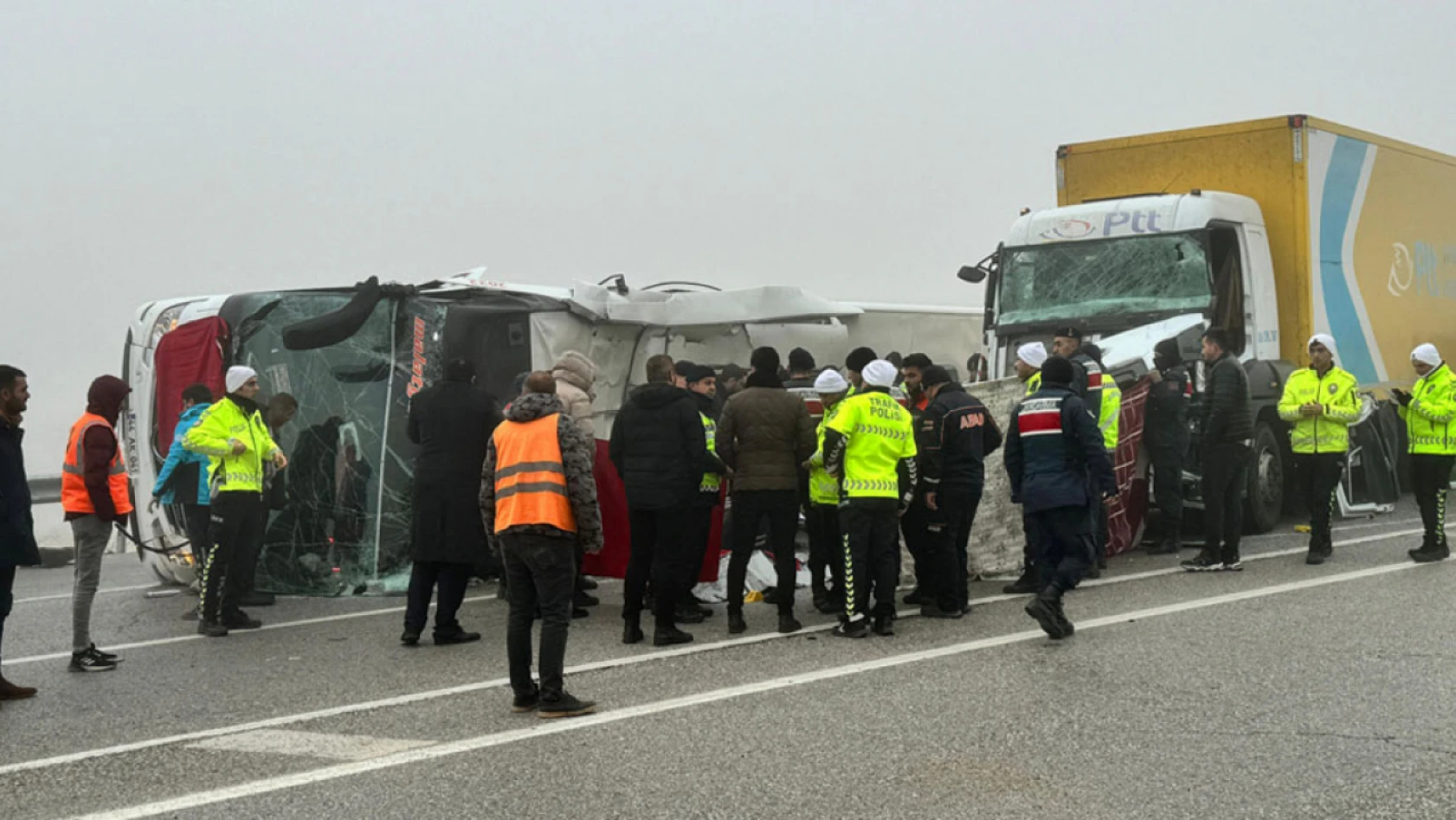 Kayseri - Malatya yolunda feci kaza: Ölü ve yaralılar var!