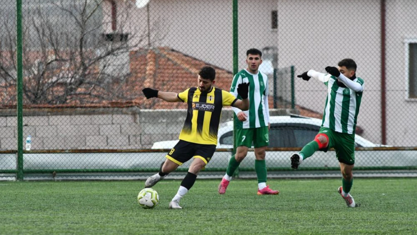Kayserigücü FK rakibi Kayseri Şekerspor'u 2-1 mağlup etti