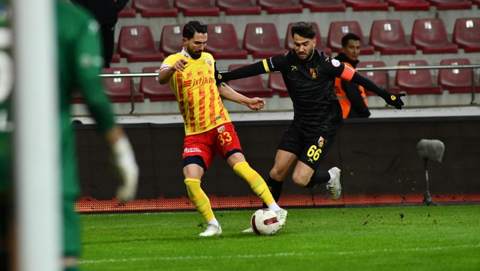 Kayserispor - İstanbulspor maçı ilk yarı berabere!