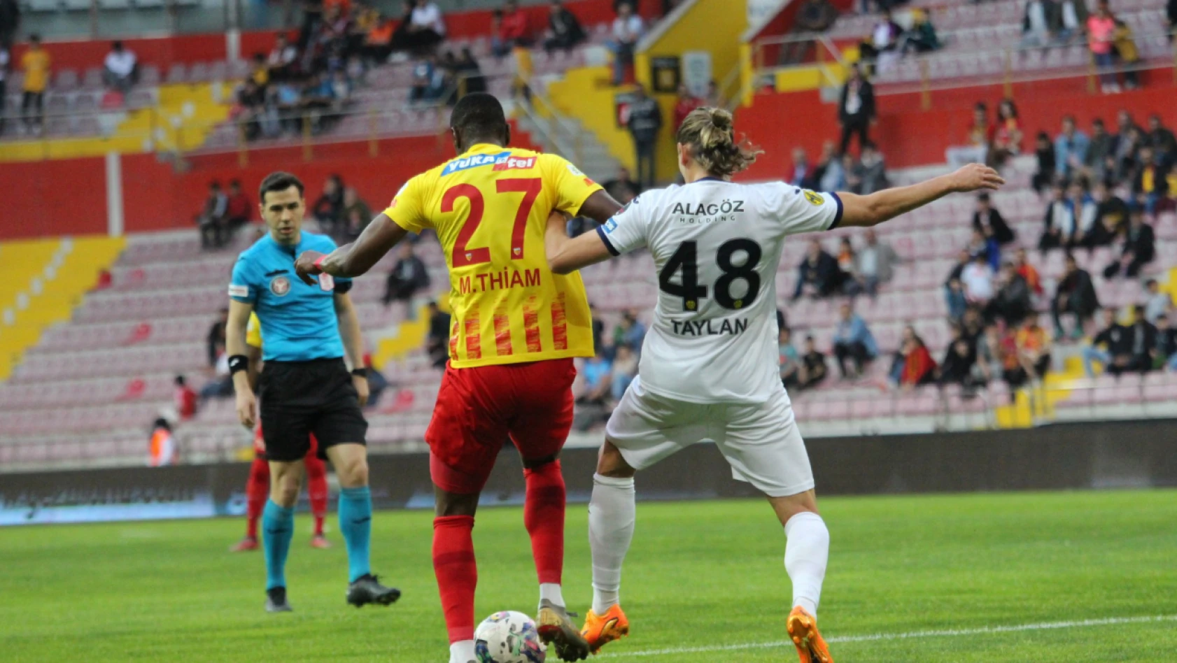 Kayserispor - İstanbulspor maçında düdük çalacak hakem belli oldu