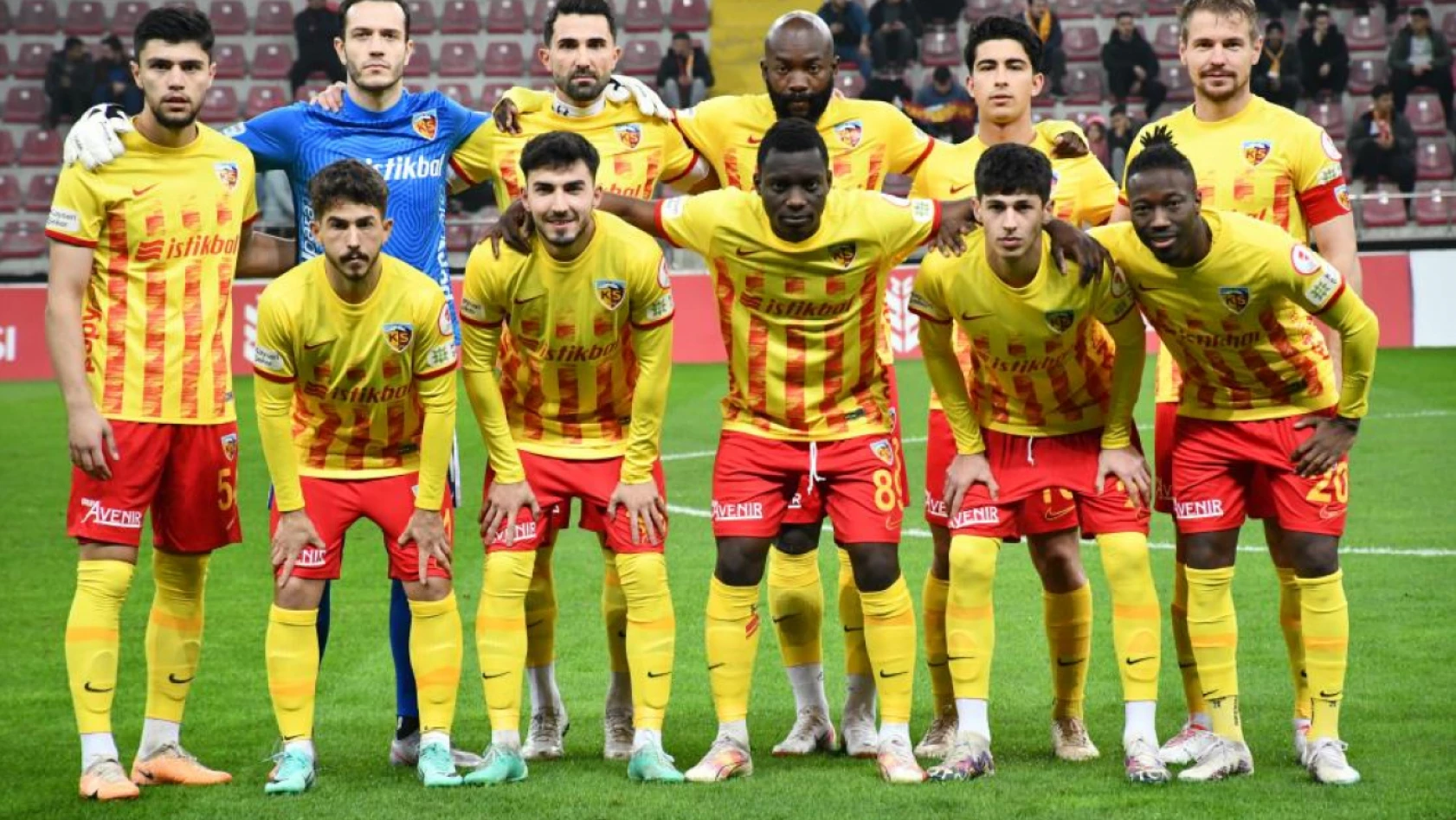 Kayserispor kendi sahasında Vanspor'u 4-0 mağlup etti