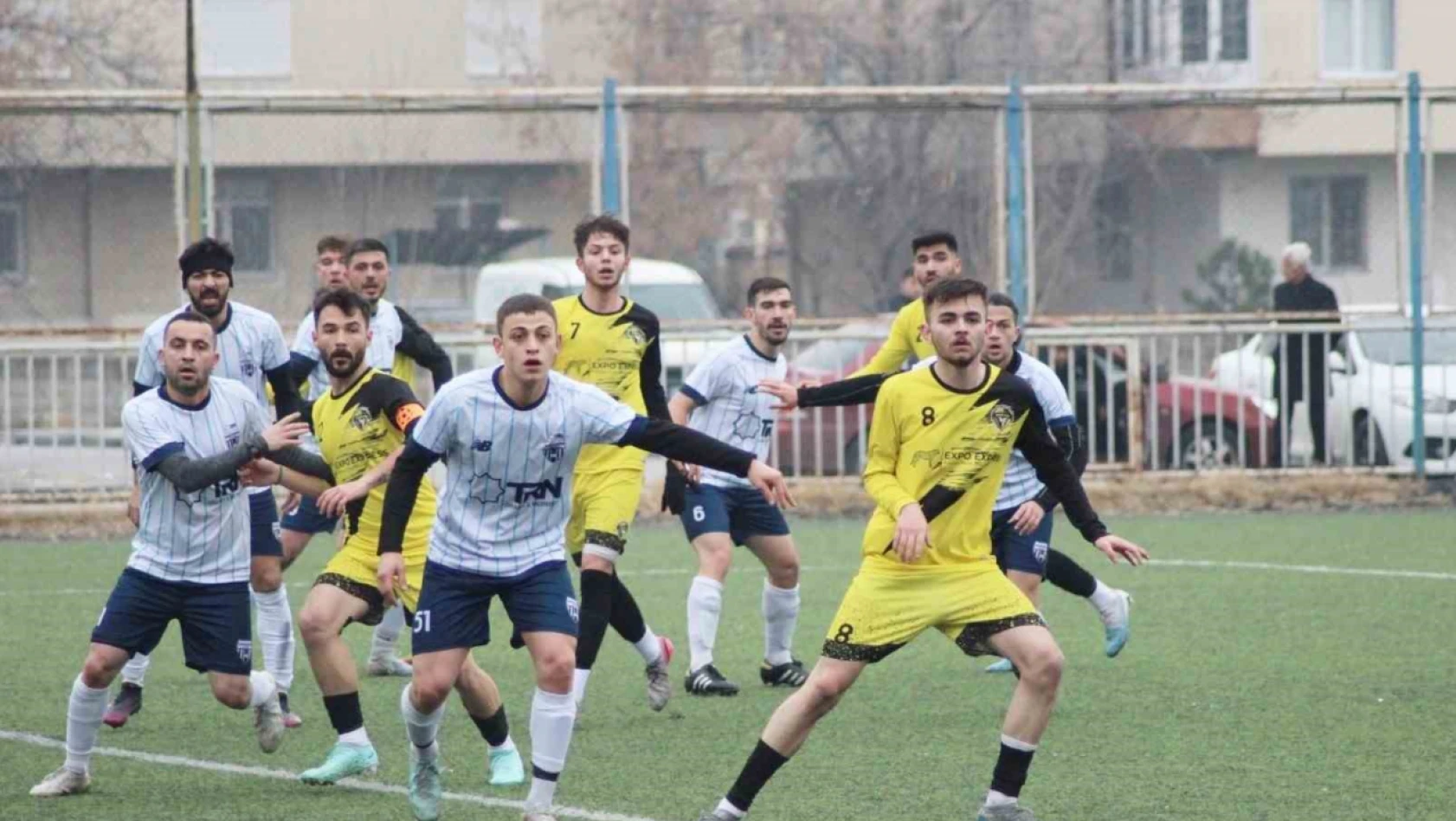 Kocasinan Şimşekspor Başakpınarspor'u tek geçti