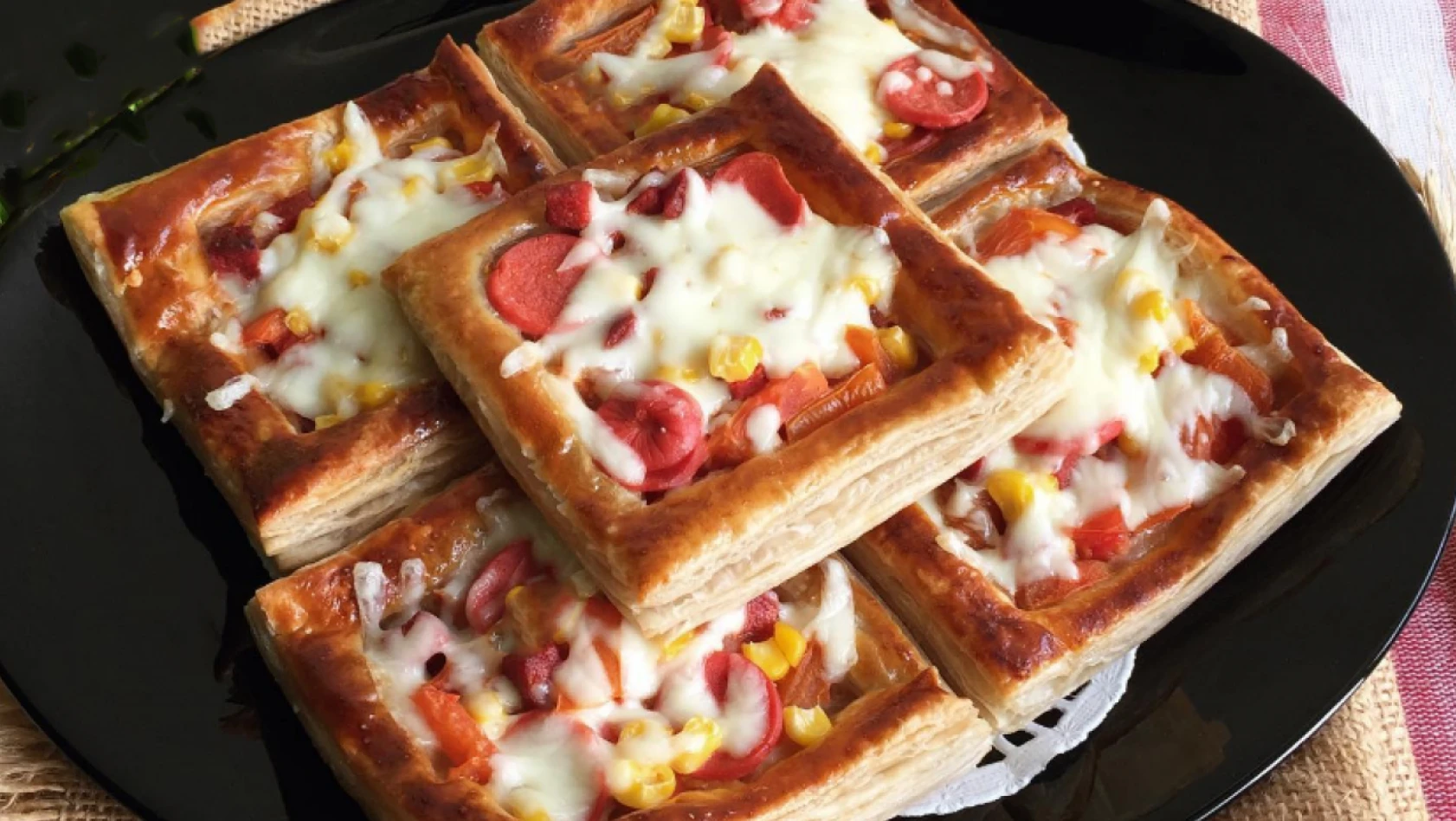 Milföy Pizza Tarifi – Pratik Atıştırmalık Tarif