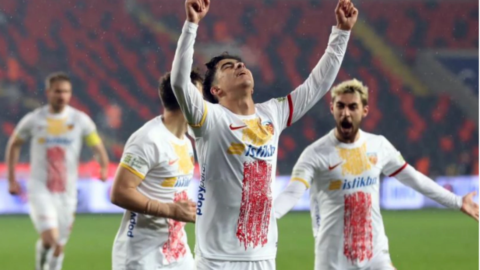 Özbek, bu sezon ilk golünü attı