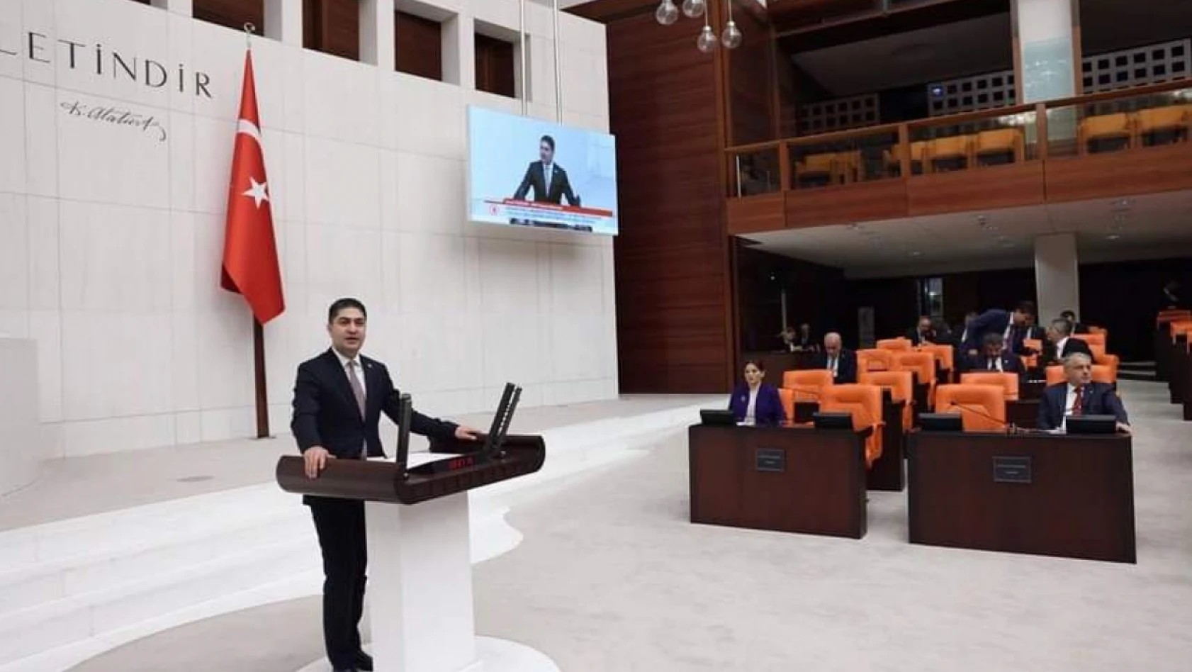 Özdemir: Türk Silahlı Kuvvetleri'nin Orta Afrika'ya katkısı önemli!