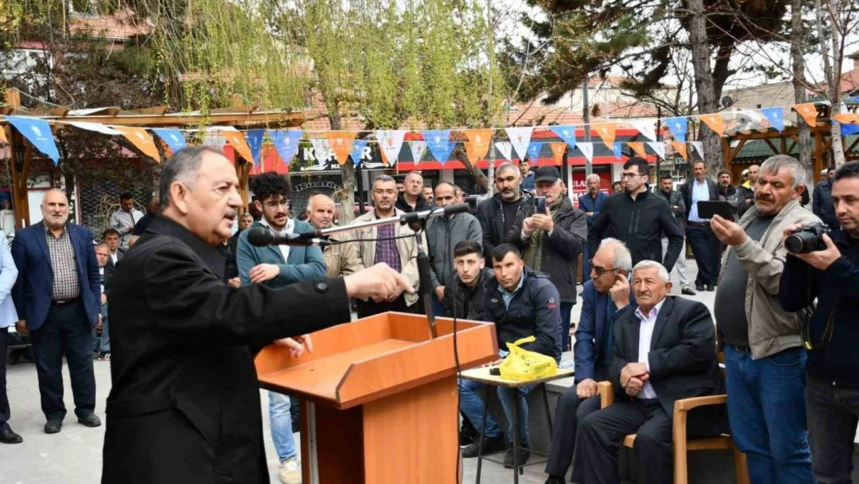 Özhaseki ve Gürcan Tomarzalılarla bayramlaştı