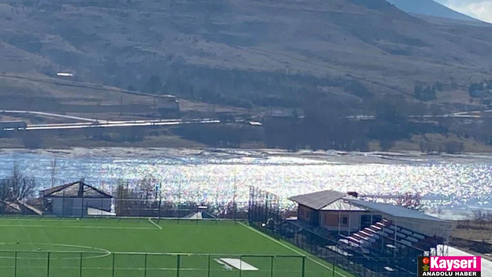Pınarbaşı futbol sahası tamamlandı