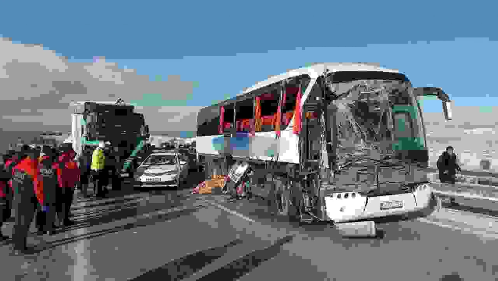 Sivas'ta otobüs kazası: 1 ölü 2 yaralı