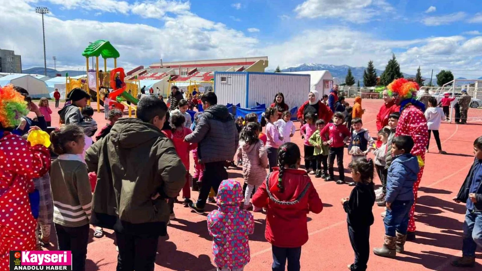 Gençlik Merkezi'nden depremzede çocuklara etkinlik