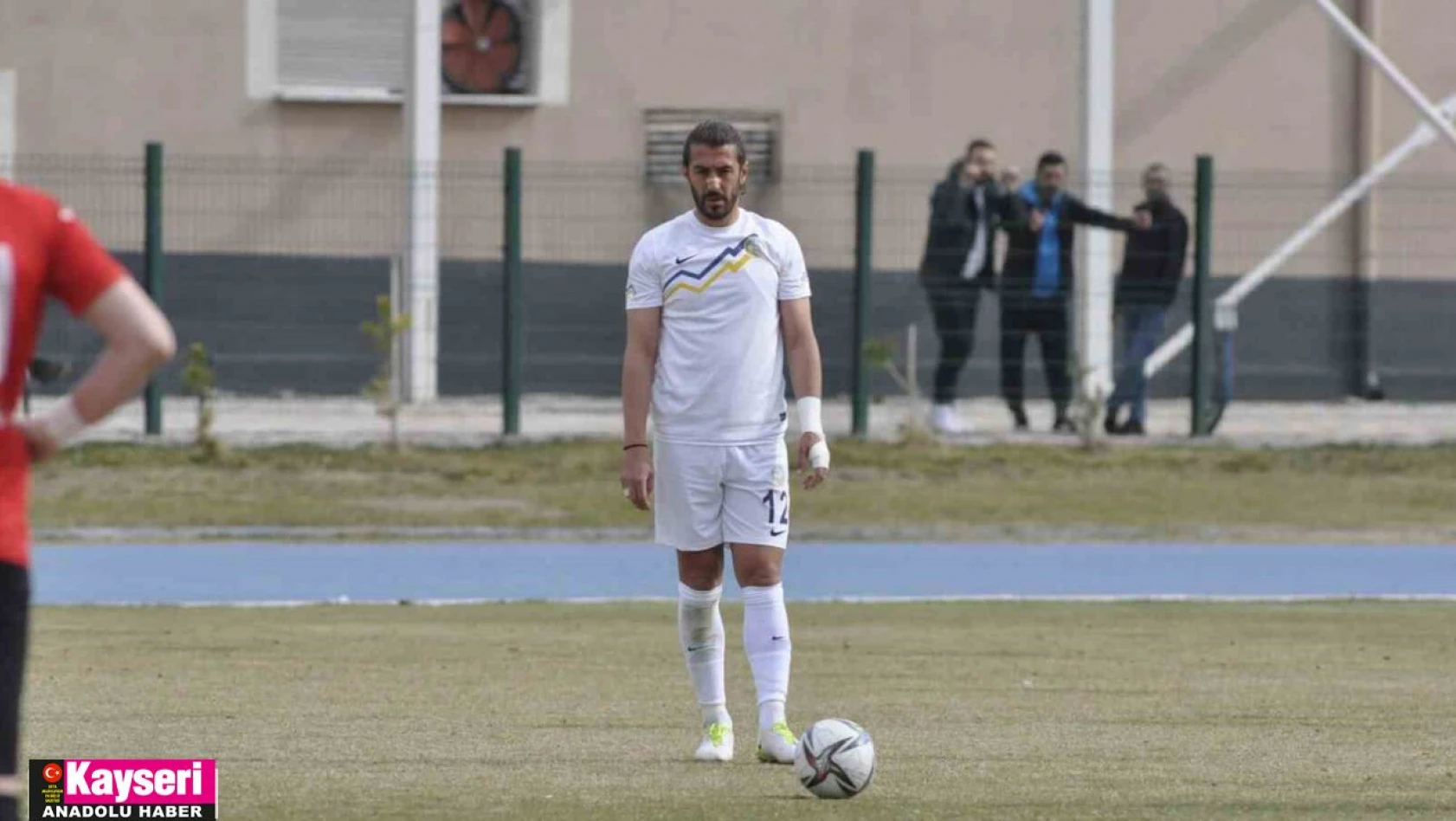 Talasgücü'nde Ahmet Şahbaz gollerini frikikten atıyor