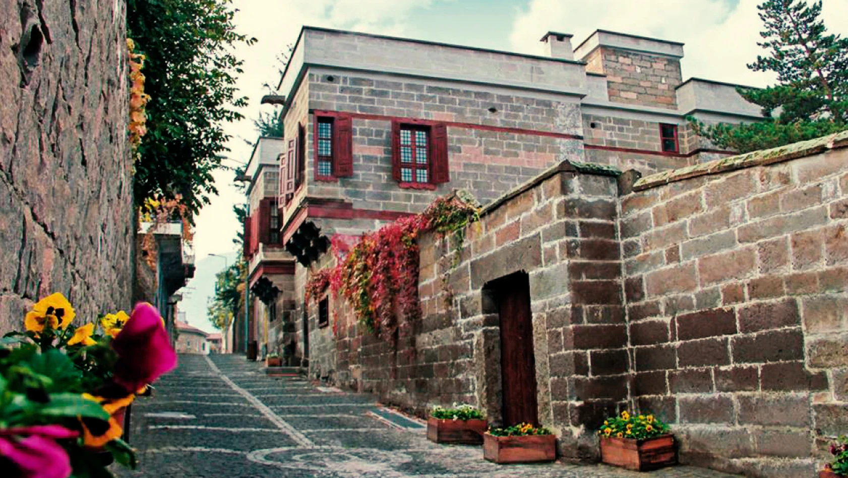 Tarih kokan bir mekan! Osmanlı Sokağı'nı ziyaret edin - Kayseri'de Gezilecek Yerler