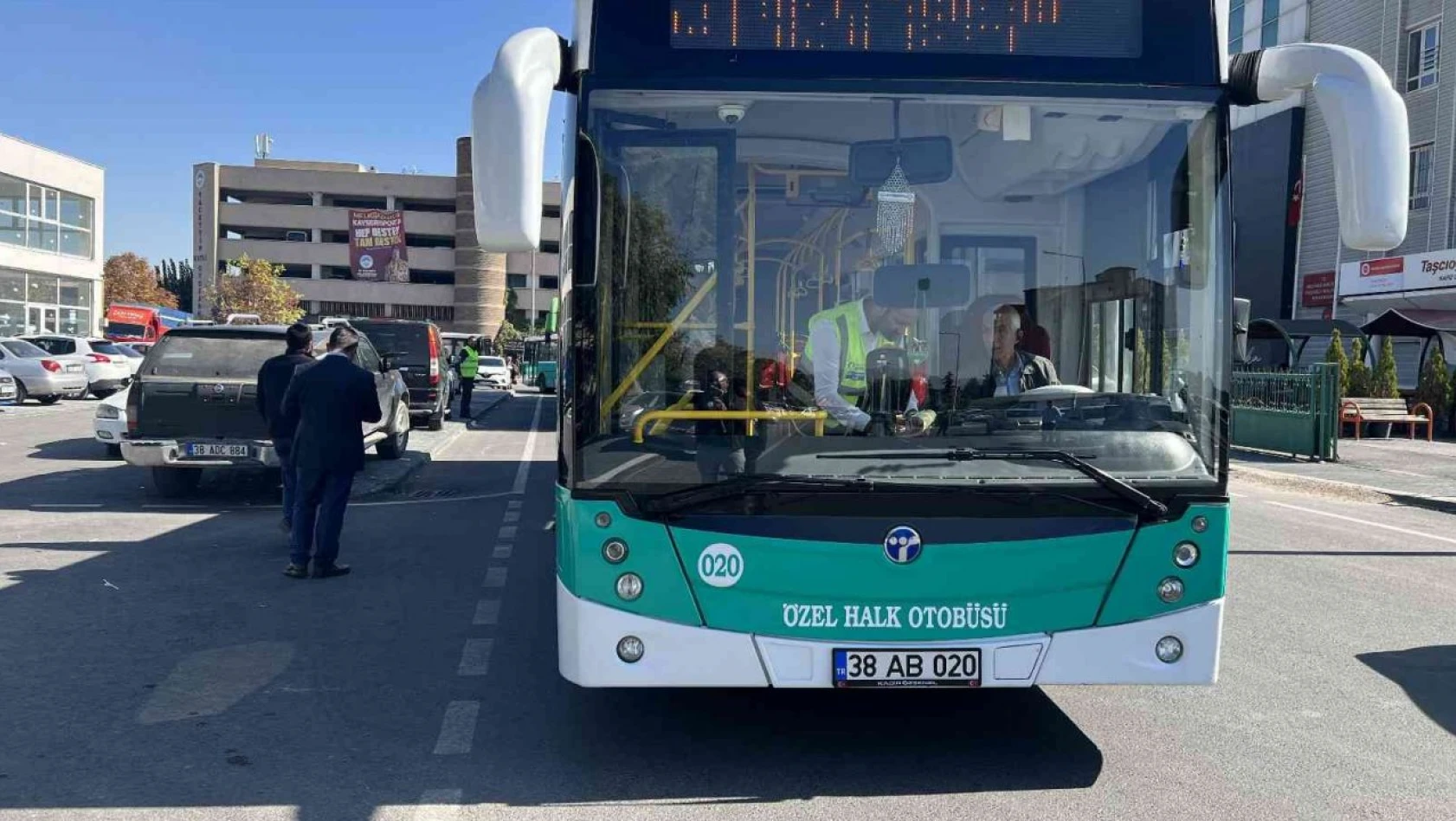 Ulaşım AŞ güvenli ve konforlu ulaşım için otobüsleri denetliyor