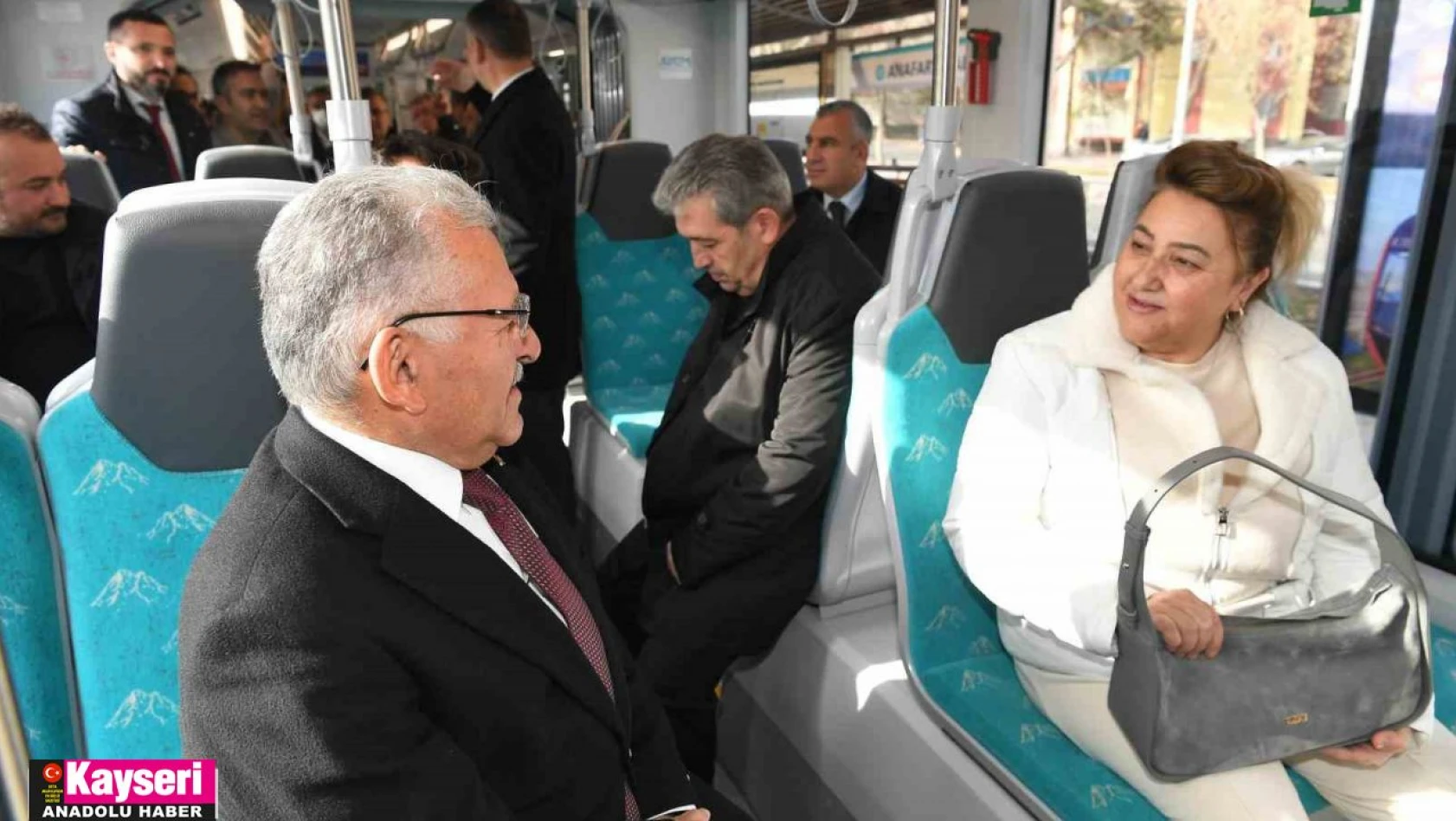 Yeni tramvay hattı hizmete başladı, Başkan Büyükkılıç vatman koltuğuna oturdu