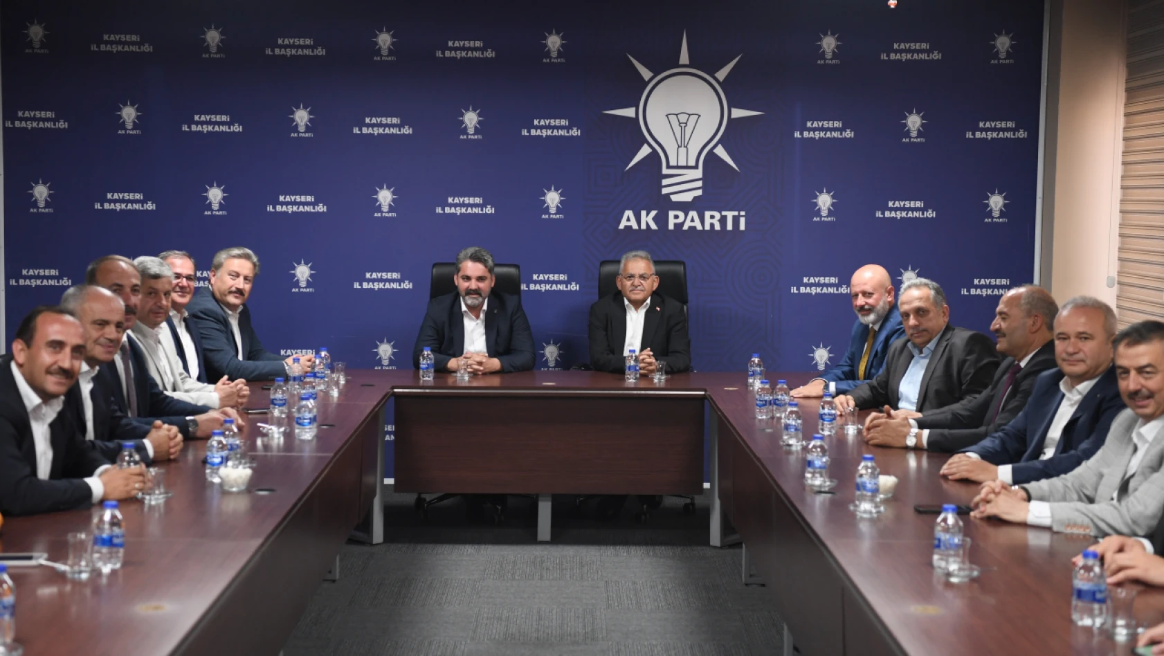 Yerel seçimler yaklaşıyor: AK Parti yönetiminde neler konuşuldu!