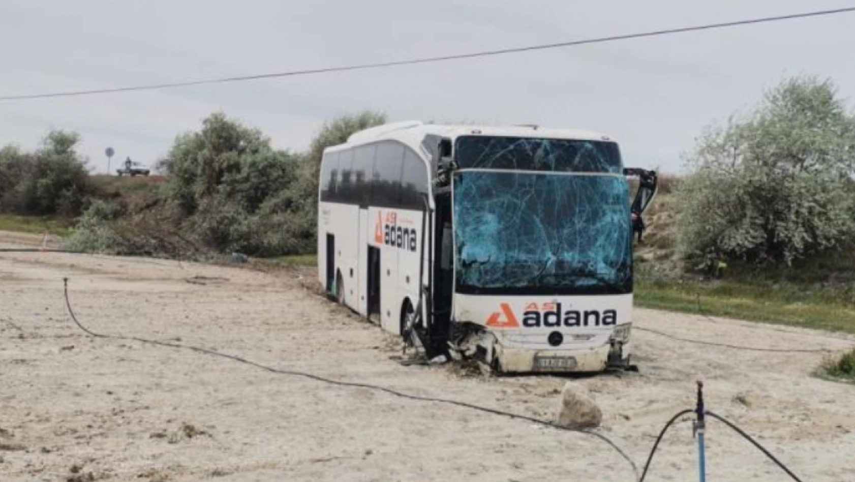 Kayseri'de yolcu otobüsü yoldan çıktı: Yaralılar var!