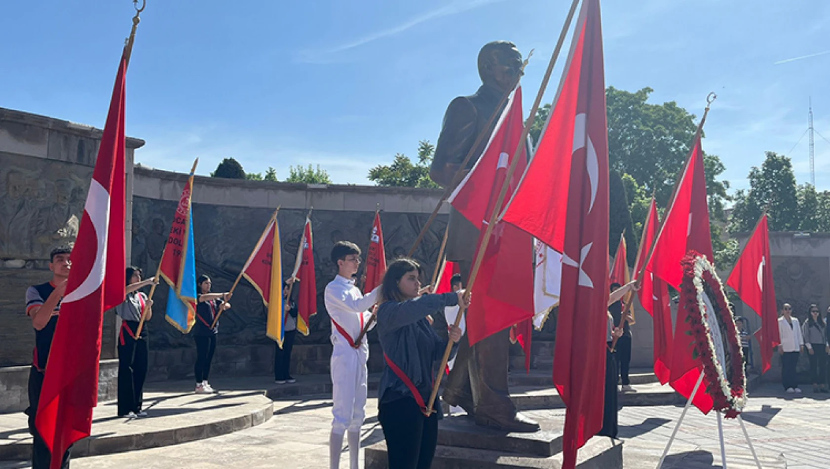 19 Mayıs Kutlamaları Cumhuriyet Meydanı'nda Başladı!