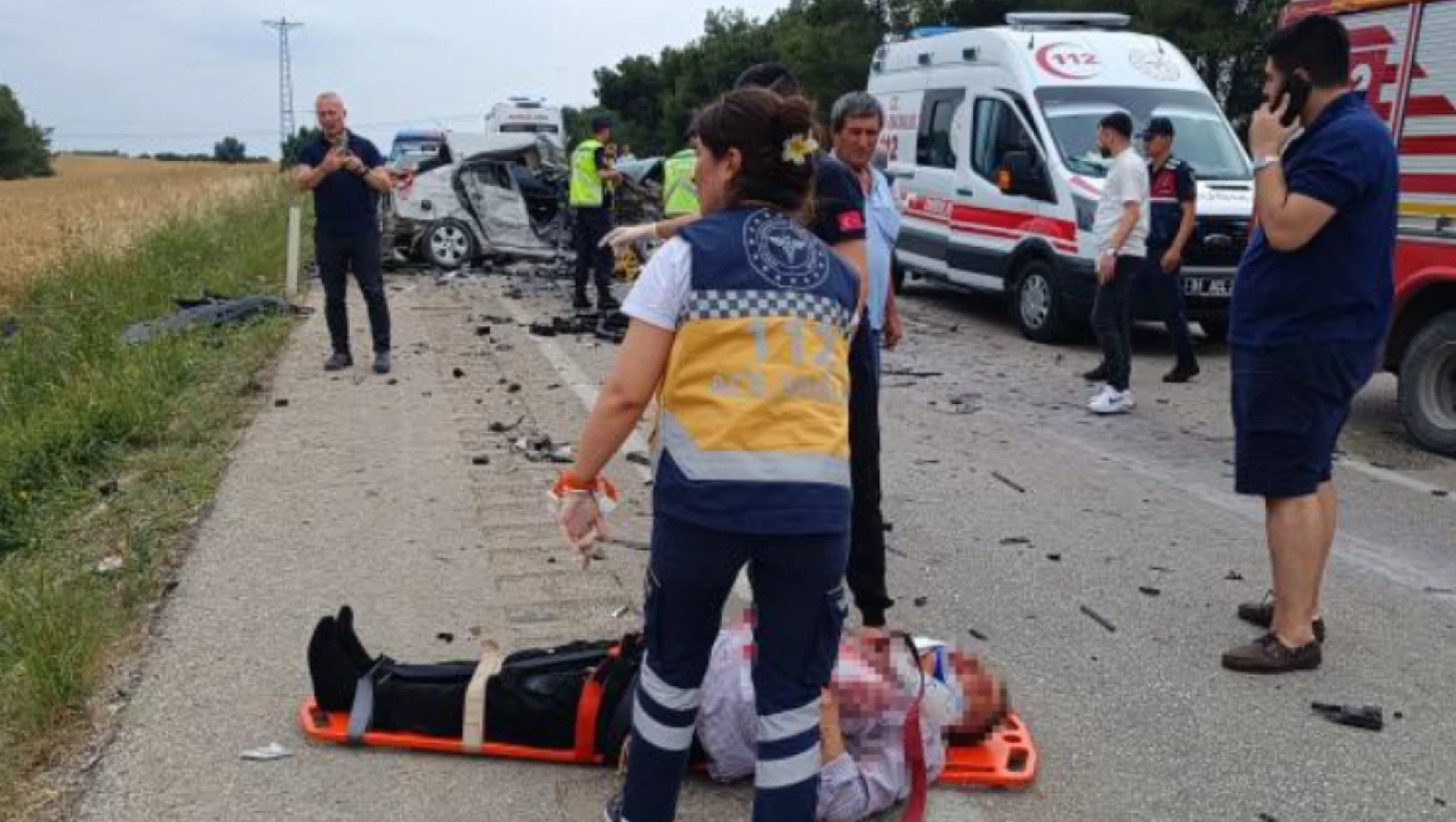 Adana'da trafik kazası sonrası ortalık savaş alanına döndü!