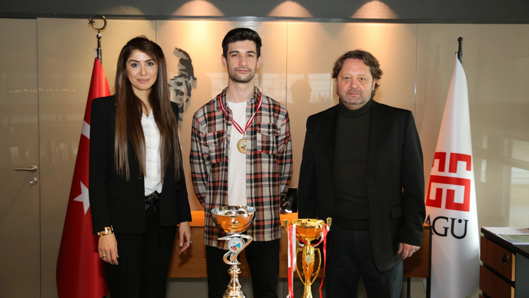 AGÜ öğrencisi Canözkan Kayseri'yi gururlandırdı!