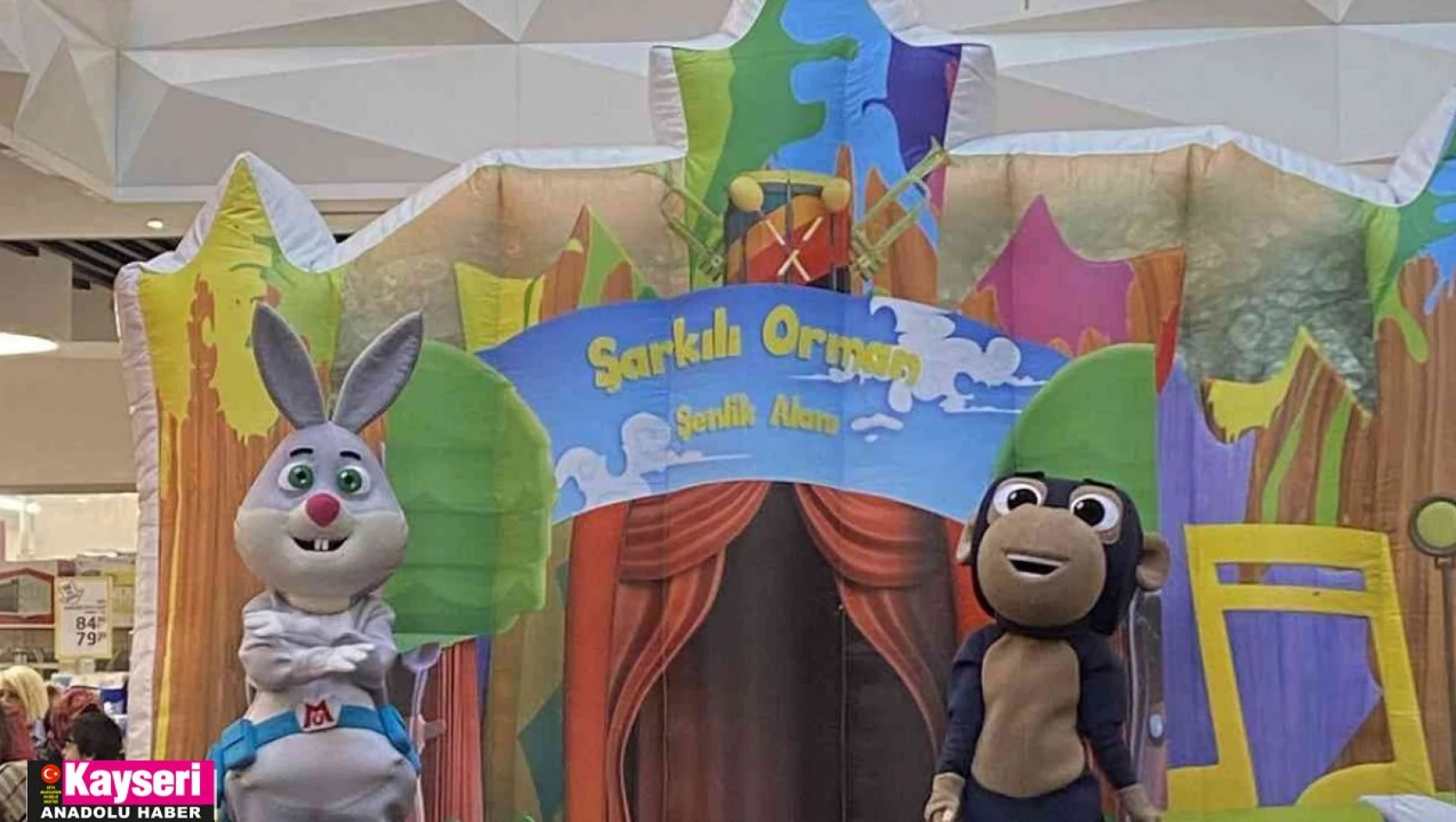 Akıllı Tavşan Momo, Tuna Life Center'da çocuklarla buluştu