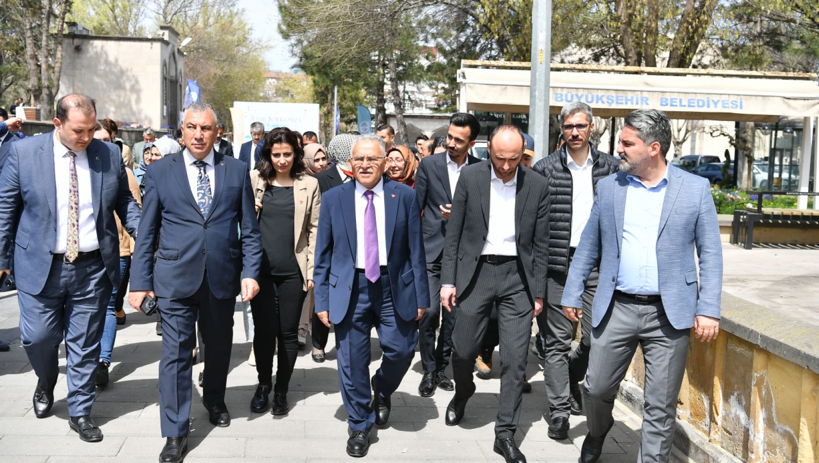 Başkan Büyükkılıç, Seyyid Burhaneddin Hazretleri Türbesi'ni Ziyaret Etti