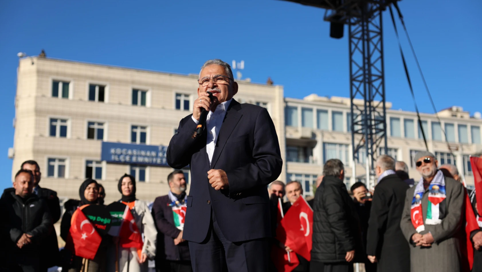 Başkan Büyükkılıç, 'Teröre Lanet, Filistin'e Özgürlük' yürüyüşünde!