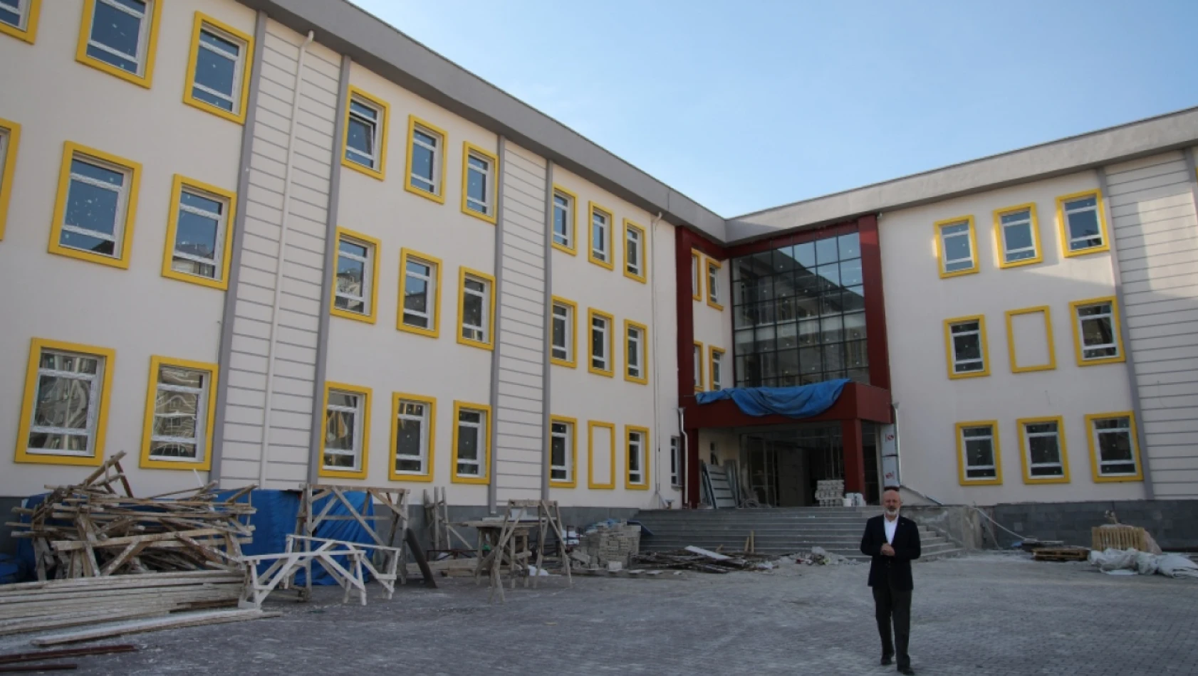 Başkan Çolakbayrakdar, Kocasinan'da Modern Ortaokul Projesini İnceledi