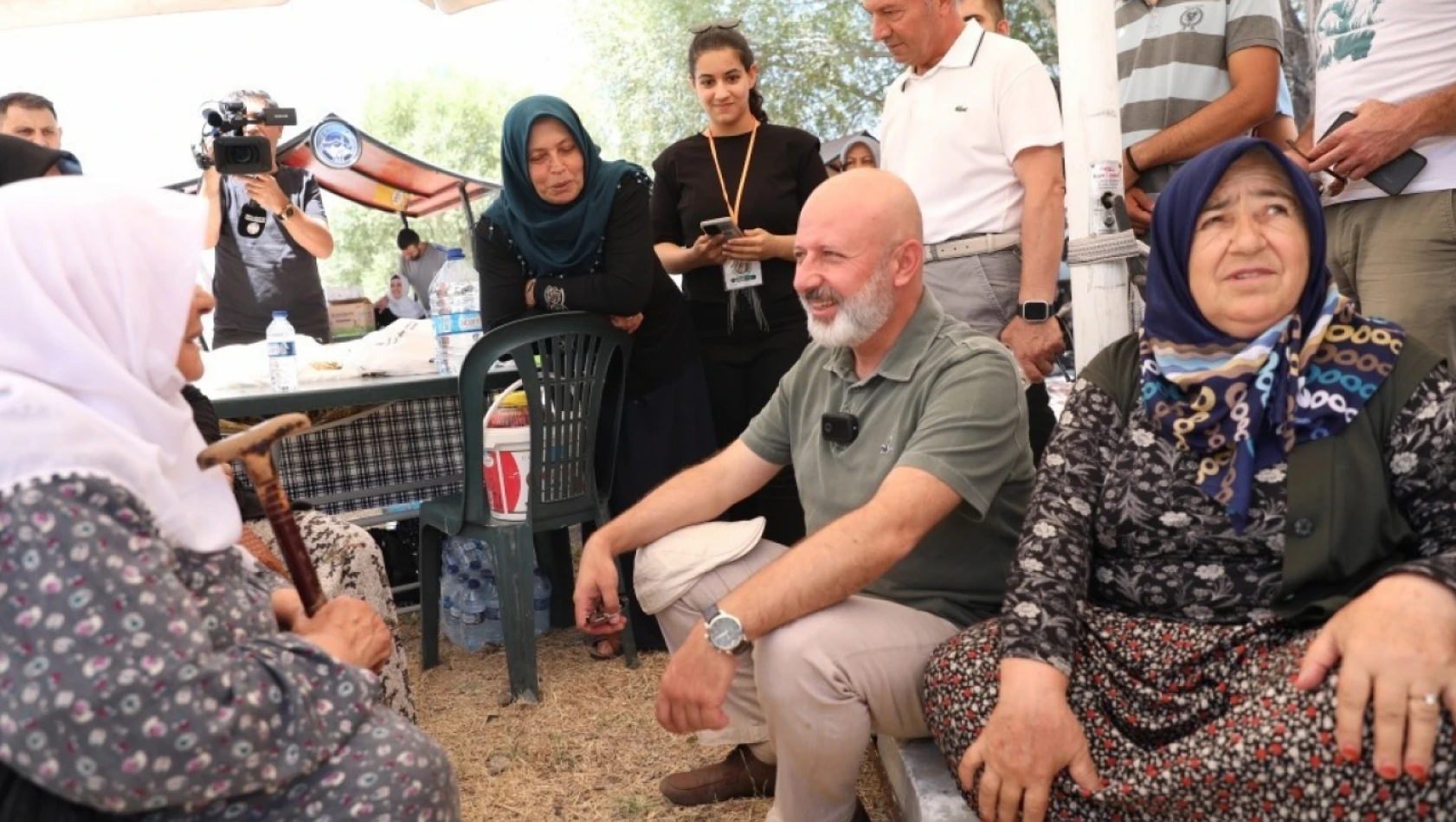 Çolakbayrakdar Pilav Şenliği'nde vatandaşla bir araya geldi