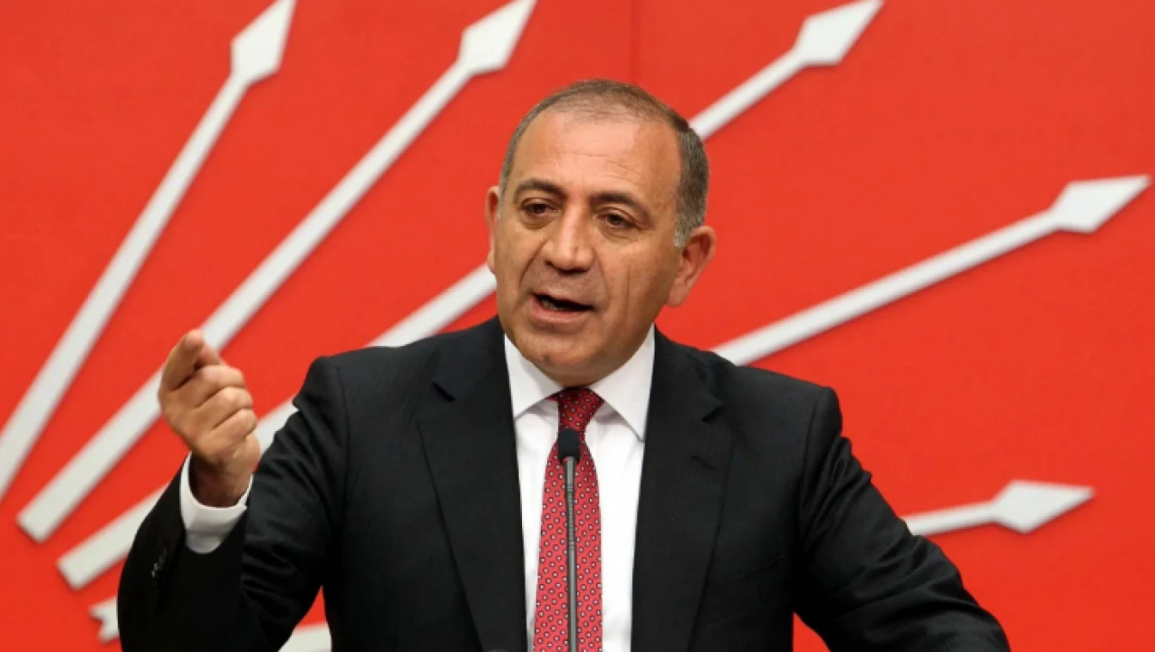 CHP'de Neler Oluyor? - Gürsel Tekin İstifa Etti!