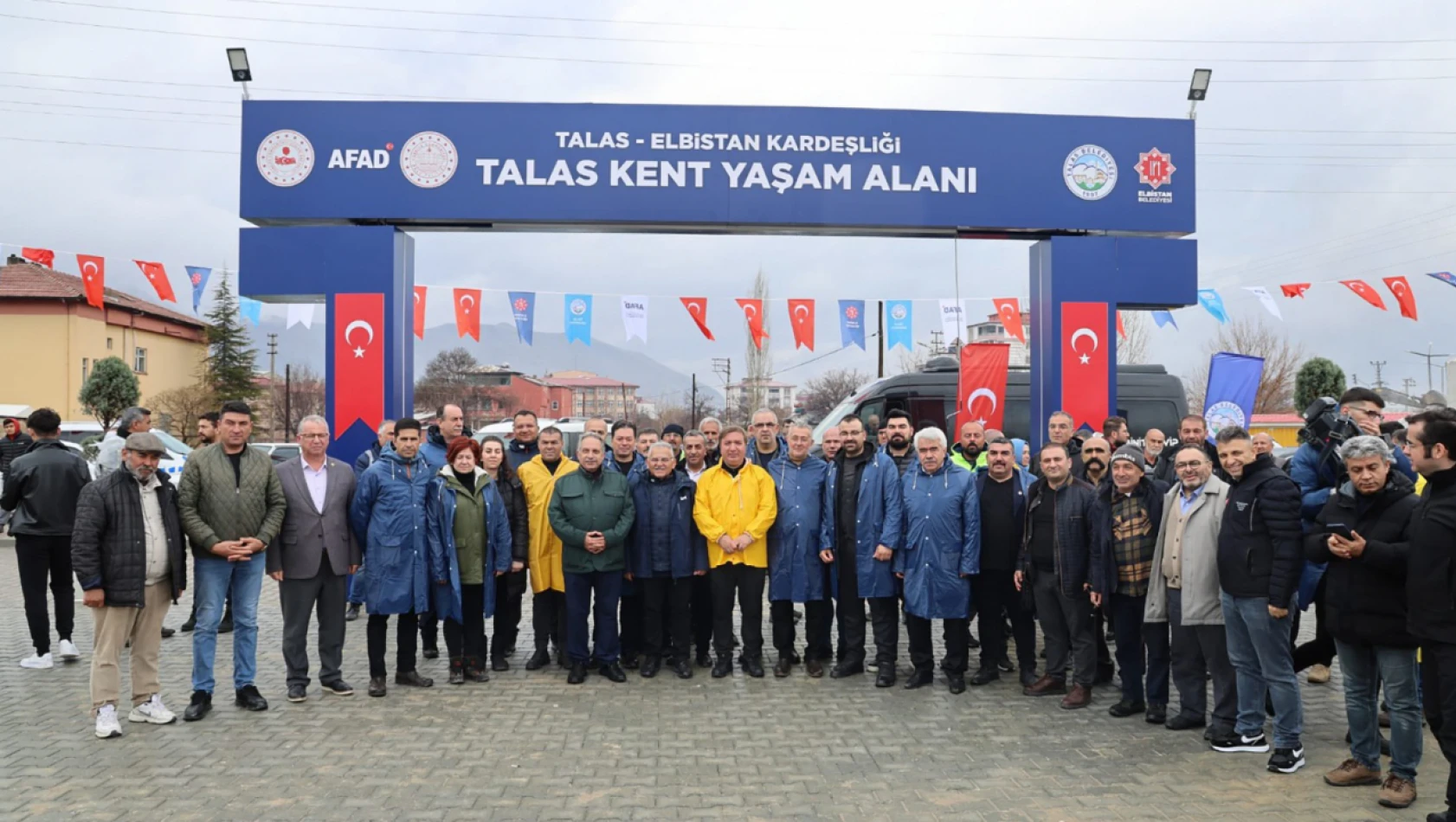 Deprem Yıl Dönümünde Cami Açılışı Ve Kandil Programı