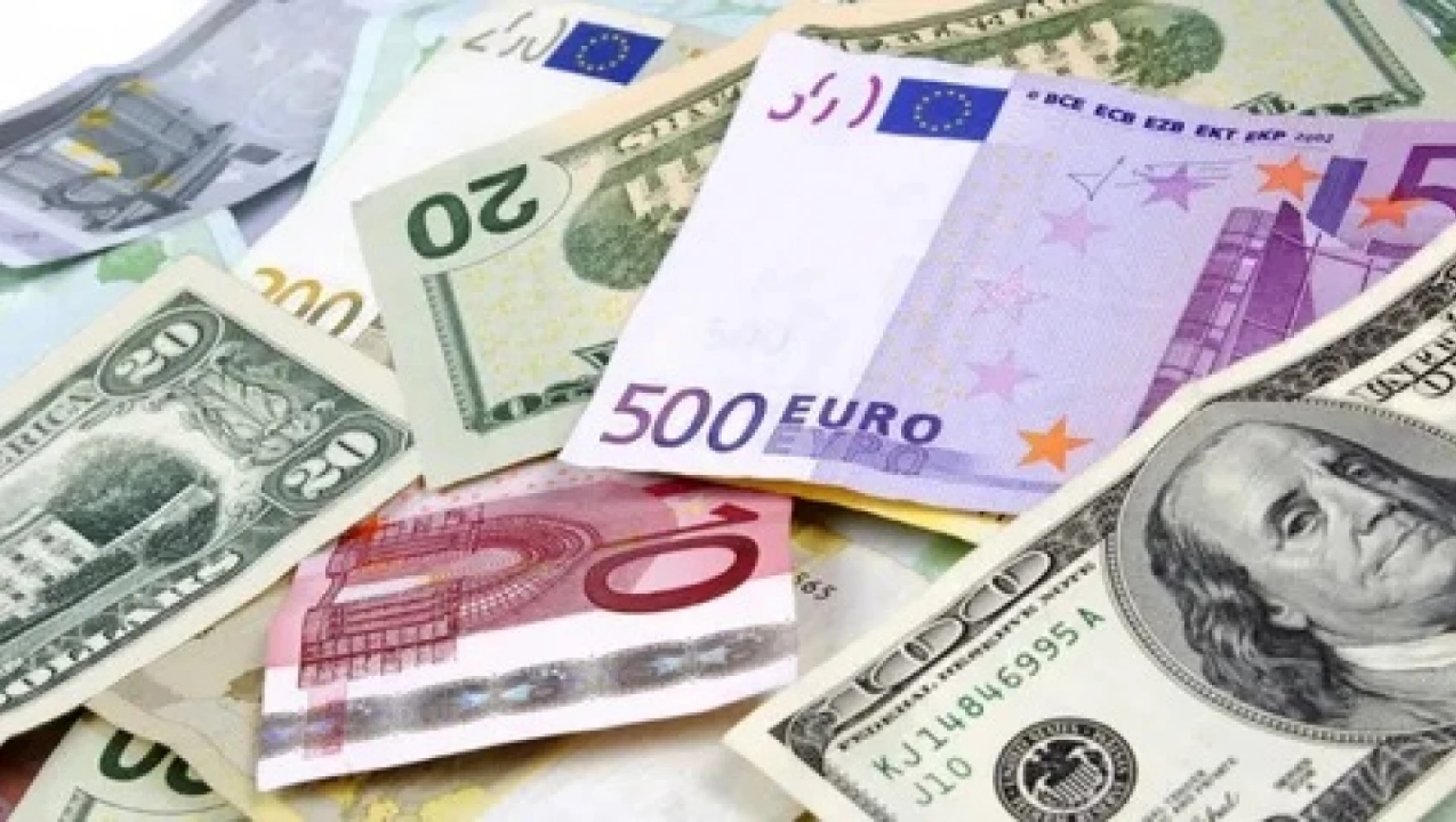 Döviz Kurlarında Son Durum: Euro Tarihi Zirvede, Yatırımcılar Bekleyişte