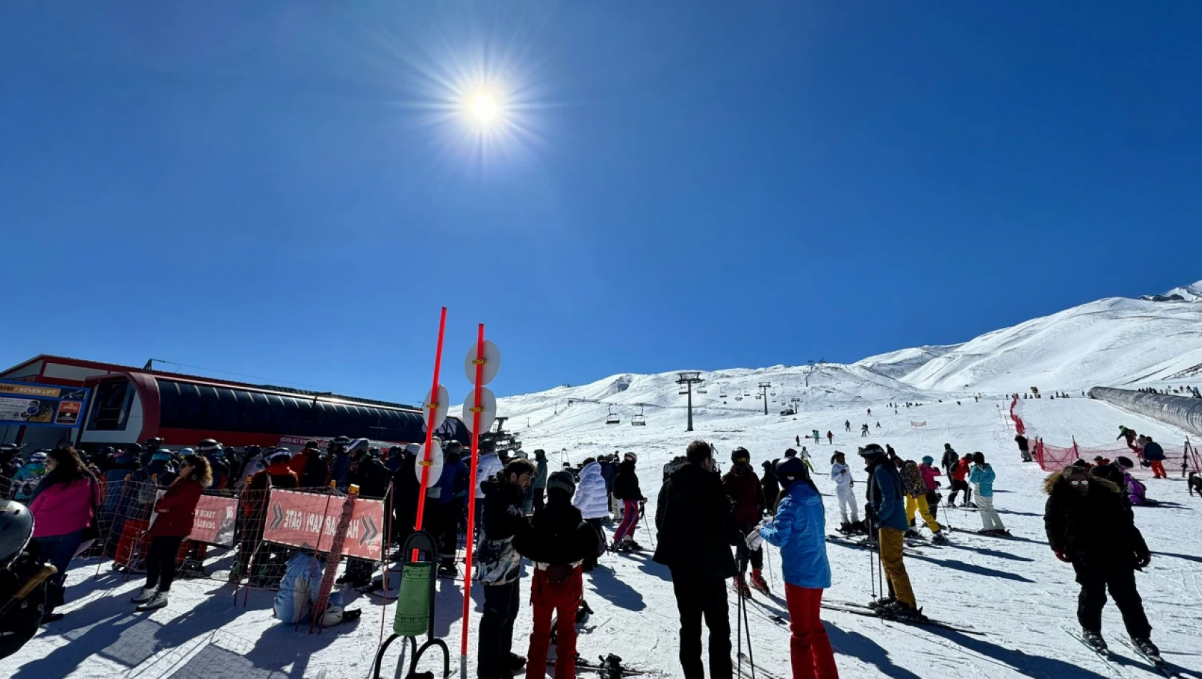 Erciyes'in Keyfini Turistler Çıkardı